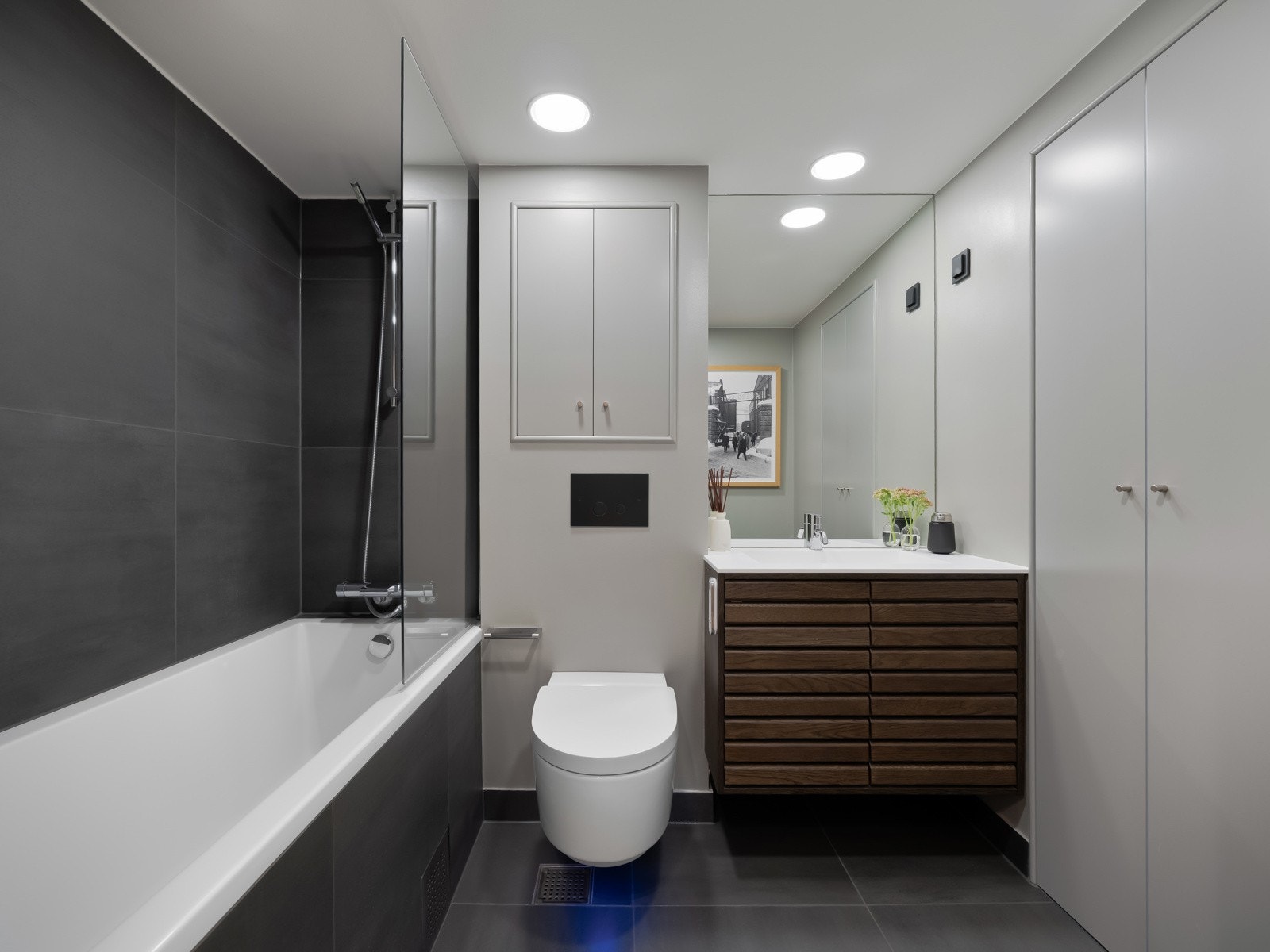 Romslig bad II Galleribilde