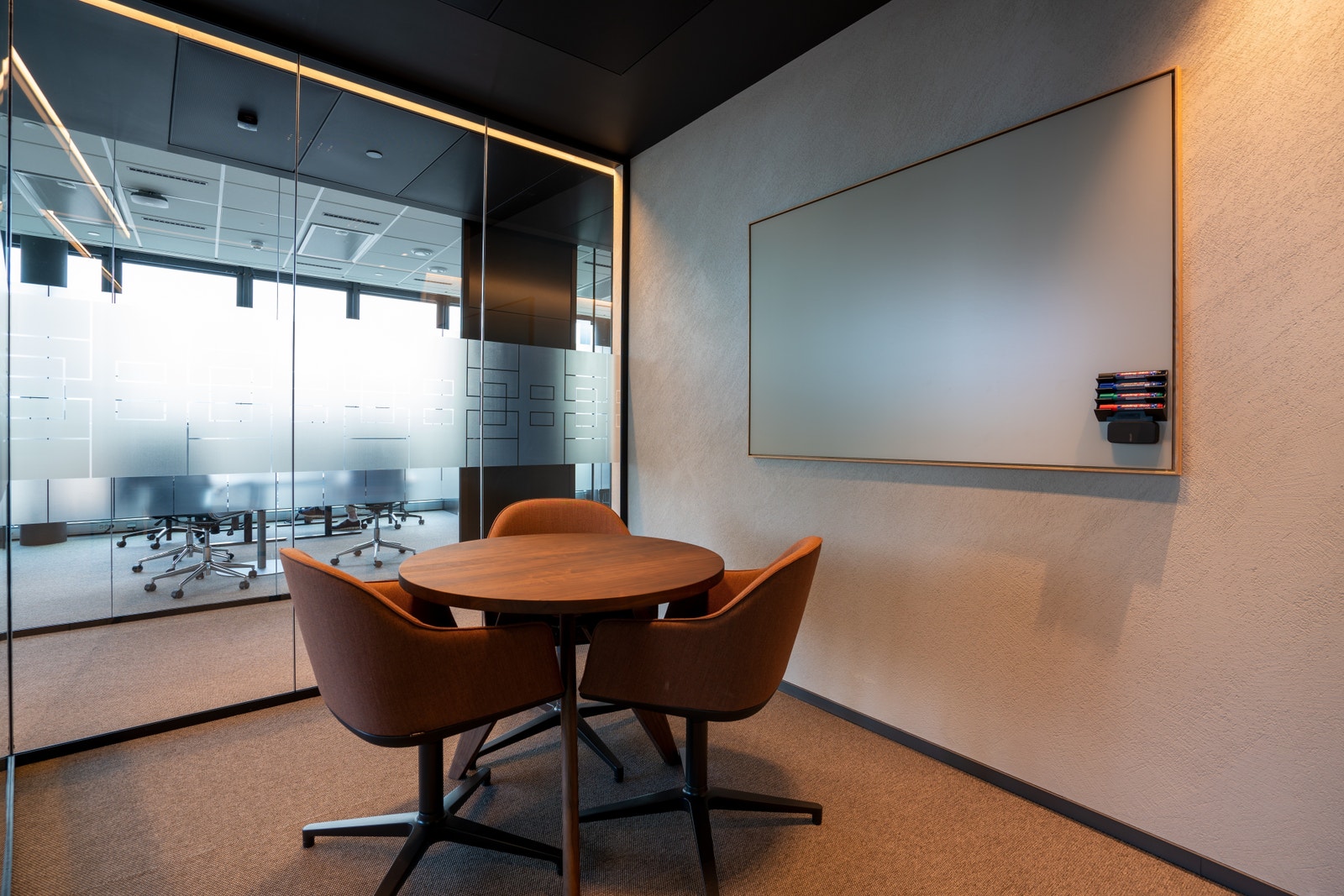 Stillerom samt telefonboks er tilgjengelig i etasjen Galleribilde