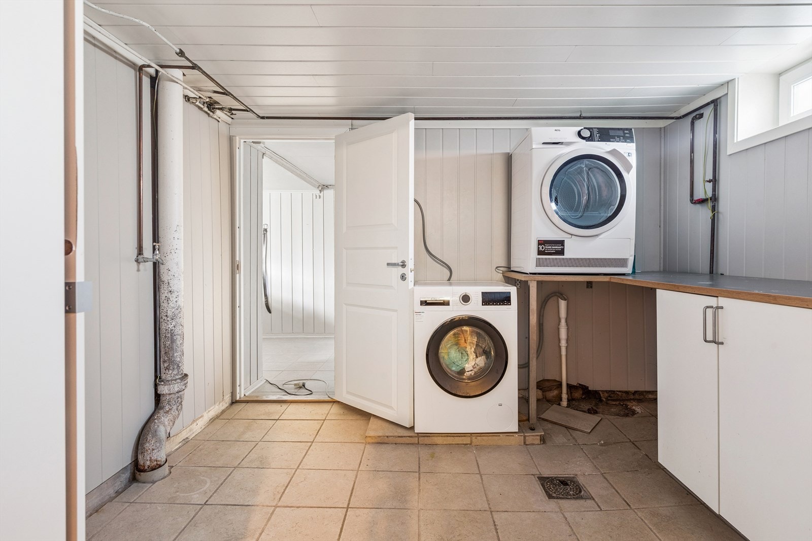 Vaskerom i underetasje. Galleribilde