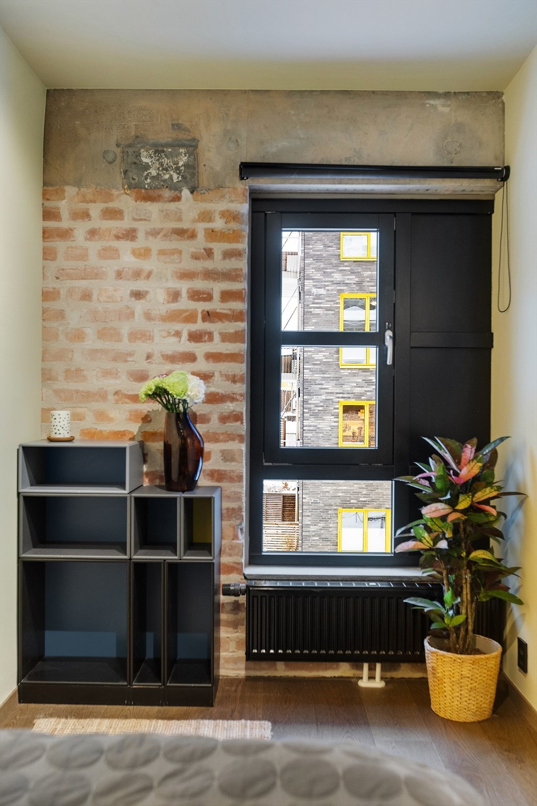 Rommet byr på en god blanding av moderne og rustikke detaljer. Galleribilde