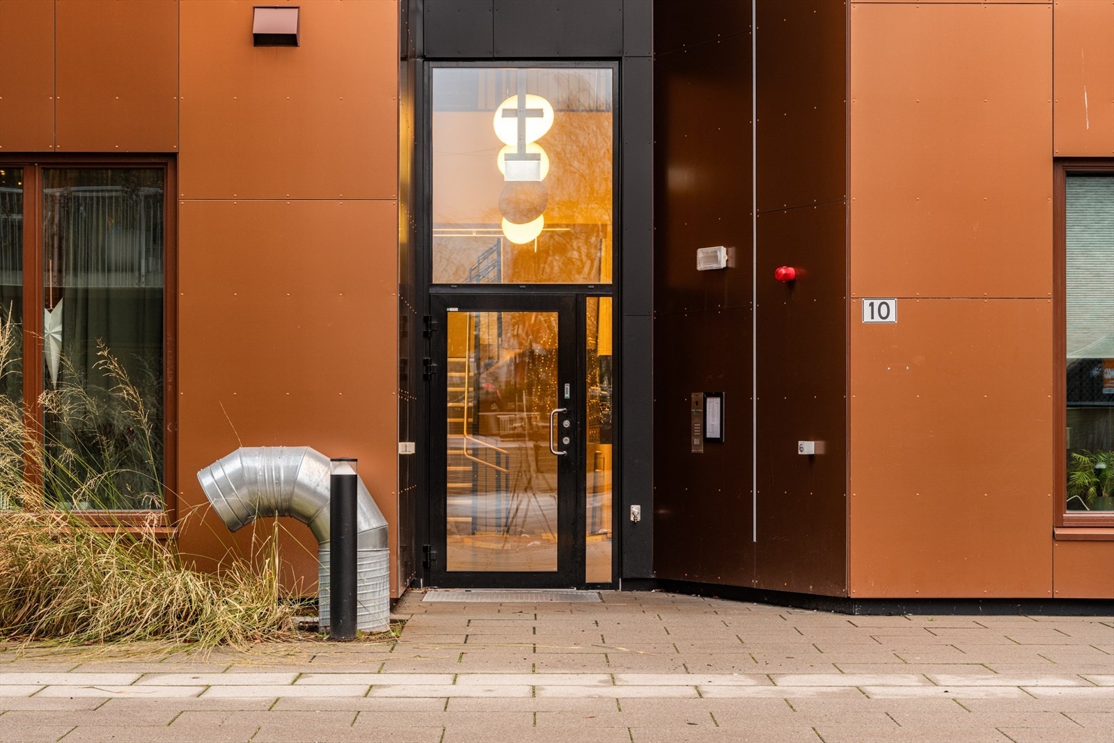 Flott og moderne inngangsparti. Galleribilde