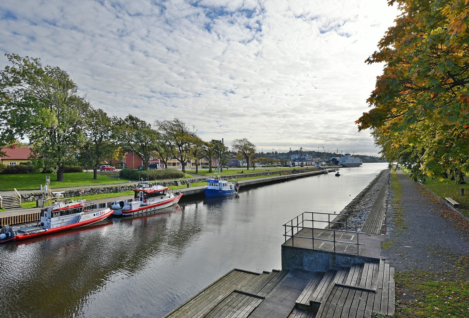 Kanalen og områder rundt er like vakkert sommer som vinter. Galleribilde