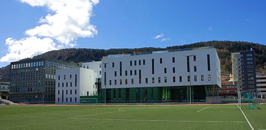 Krohnsminde er sammen med Nymark gode alternativer om du vil få med vennegjengen til en kamp. Galleribilde