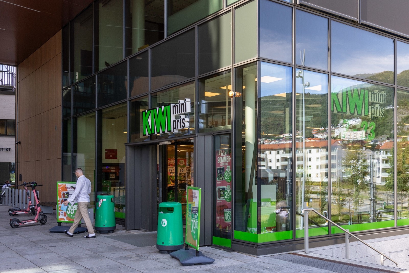 Handler du ikke ved Spar-butikken som ligger rett ved leiligheten, kan Bunnpris eller Kiwi være alternativer. Galleribilde