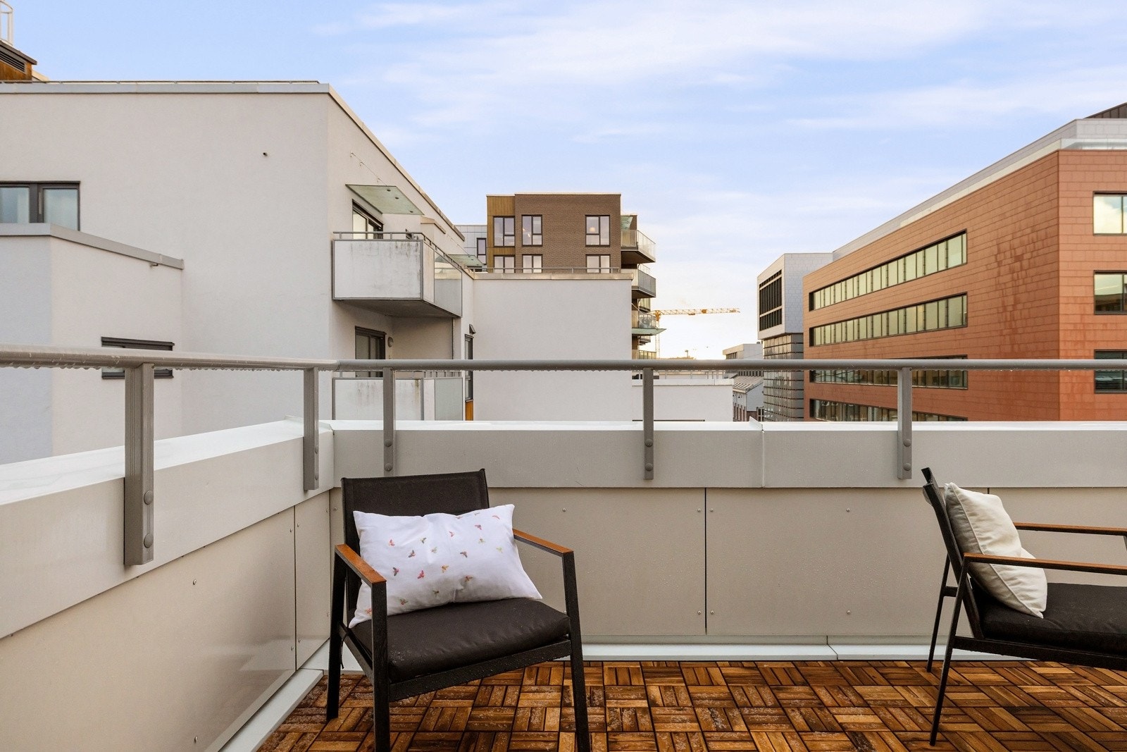 Her får du plass til både en sittegruppe og planter. Galleribilde