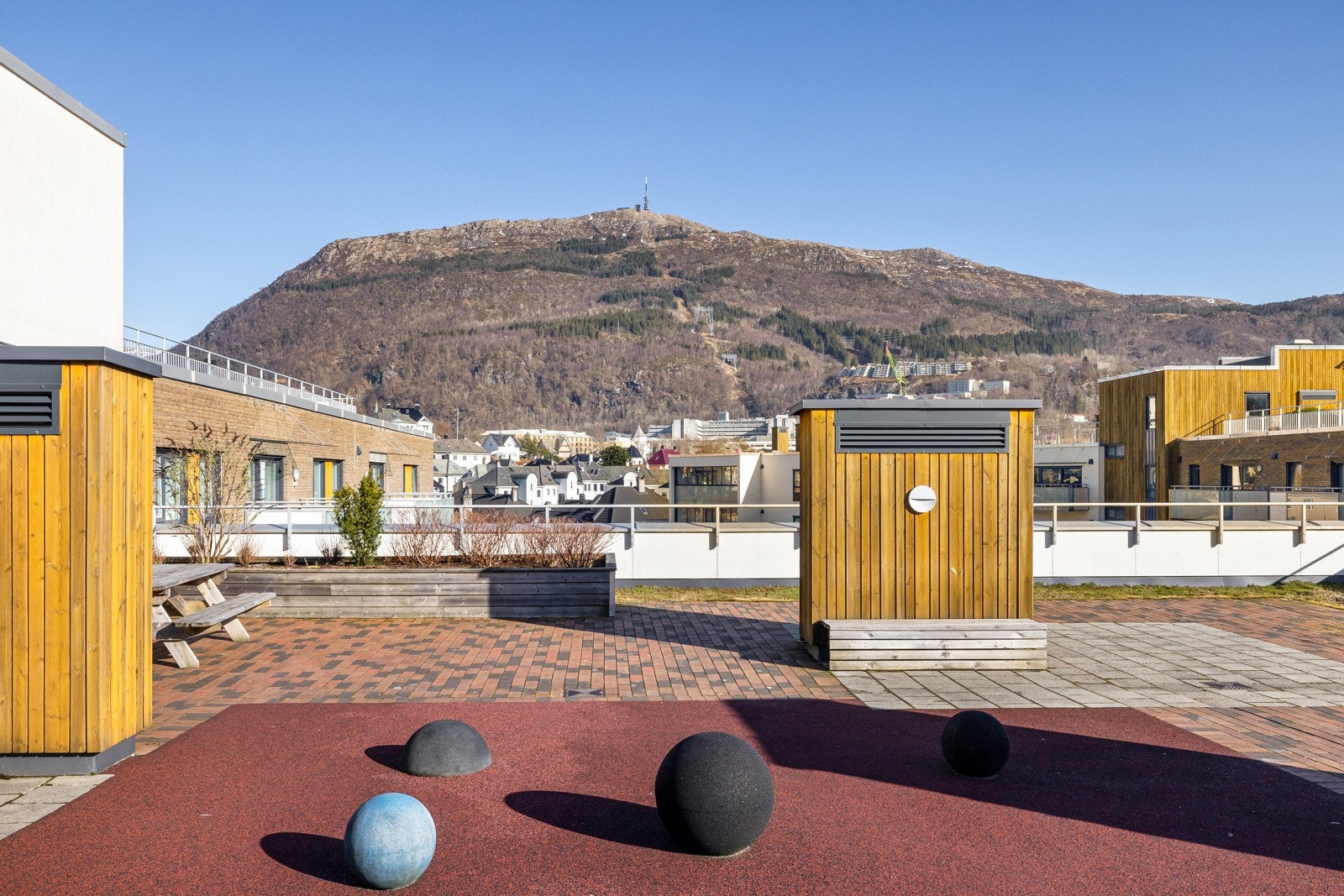 Kronstadparken fikk sitt første byggetrinn ferdigstilt i 2016 og markerer starten på utviklingen av et moderne og fremtidsrettet boligområde. Området har siden den gang vært i kontinuerlig utvikling og fremstår i dag som et attraktivt bymiljø. Galleribilde