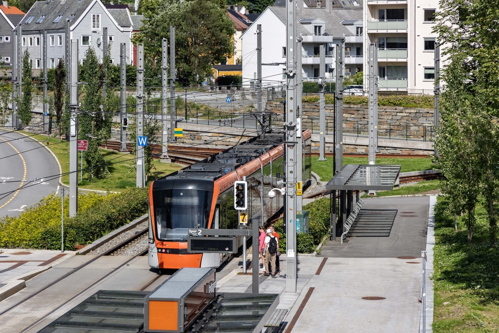 Her knyttes begge de to linjene til Bybanen sammen slik at du kommer deg lett rundt. Galleribilde