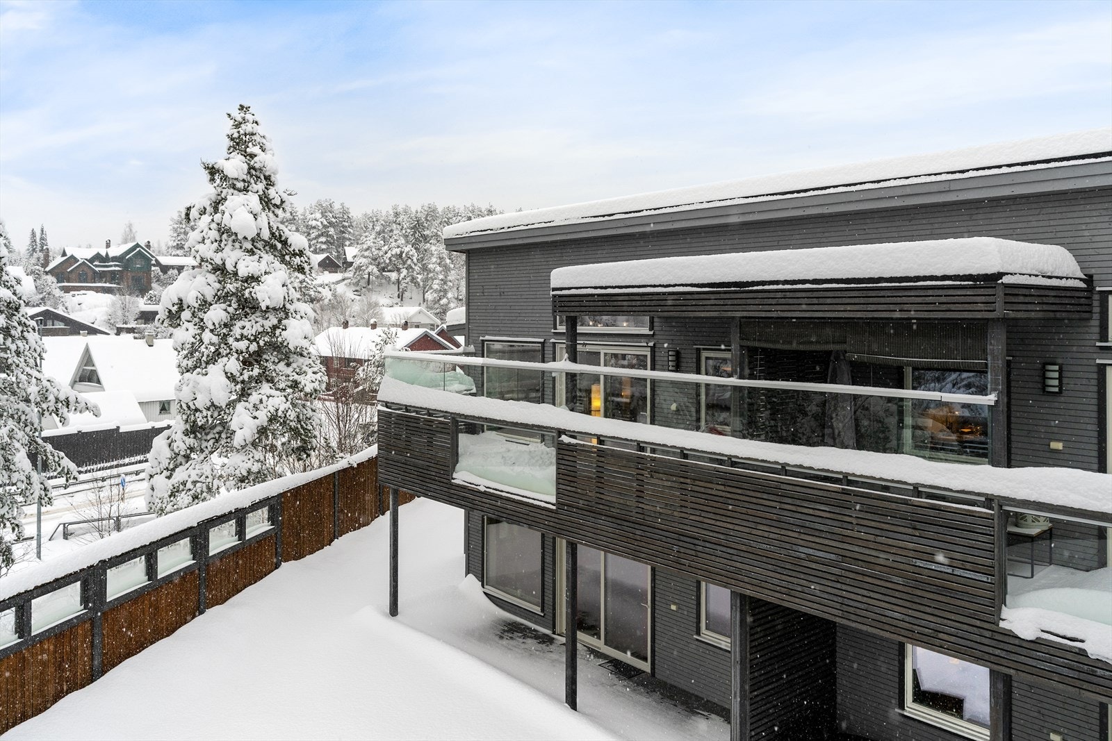 Leiligheten ligger som endeleilighet i 2.etasje. Galleribilde