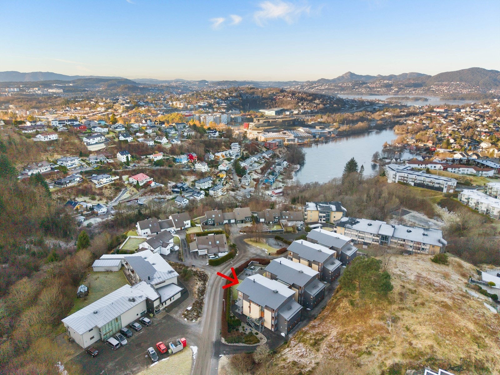 Rolig beliggenhet i et trygt og barnevennlig boligområde på Apeltun Galleribilde