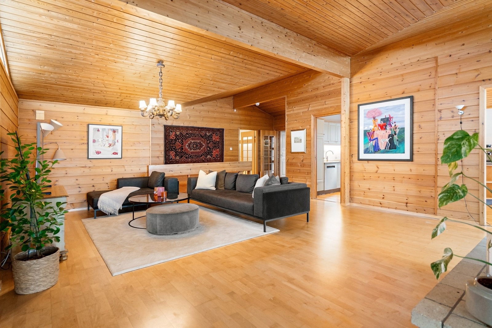 Den åpne løsningen gir fleksible møbleringsmuligheter. Galleribilde