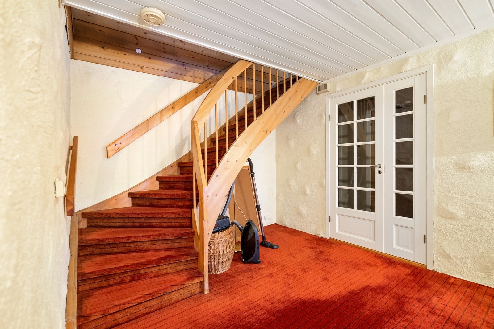 Trapp ned til kjelleretasje. Galleribilde