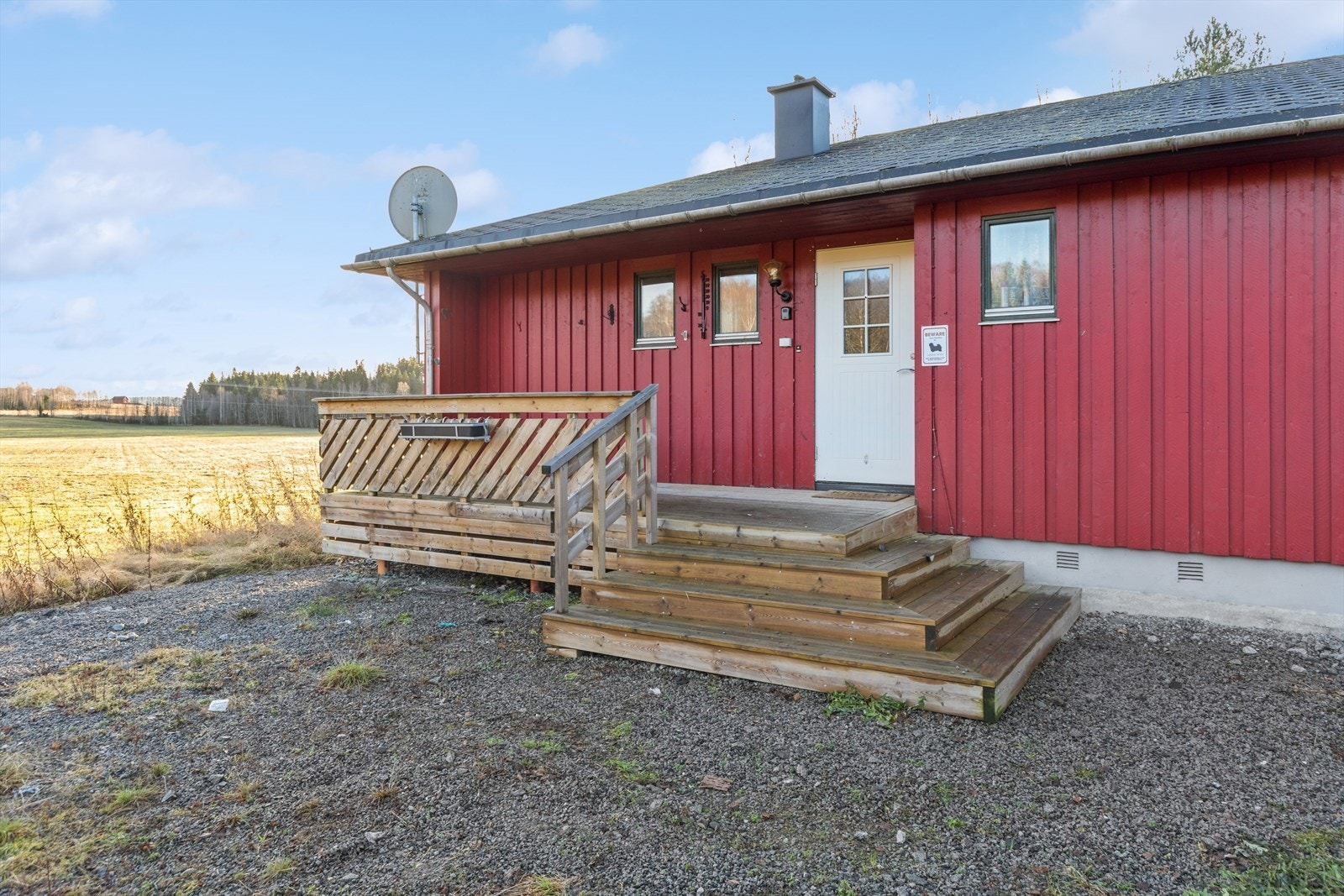 Dreneringen rundt boligen er ny fra 2023, en viktig og kostbar oppgradering. Galleribilde