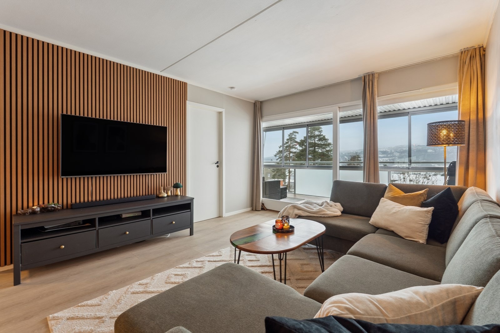 Leiligheten varmes opp med fjernvarme via radiatorer. Galleribilde