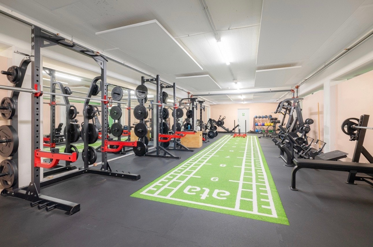 I kjelleren har borettslaget et flott treningsrom til beboerne. Galleribilde