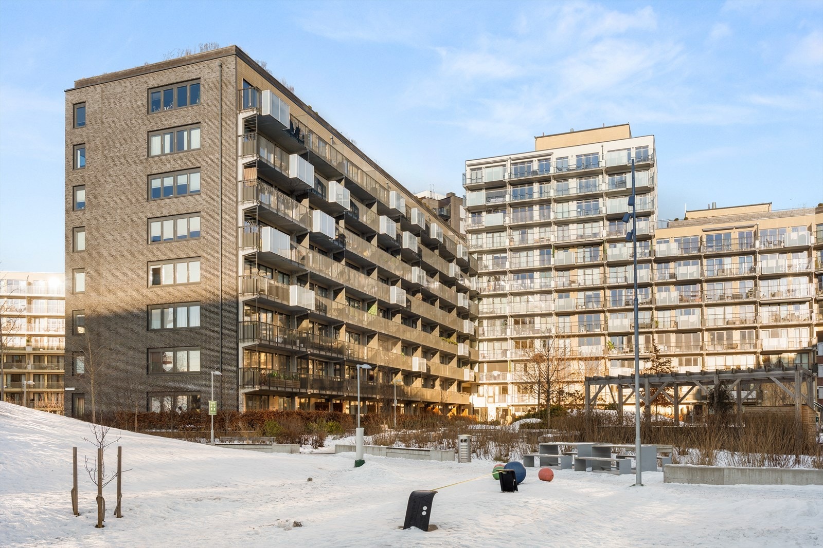 Borettslaget har en grønn og pent opparbeidet bakgård. Galleribilde