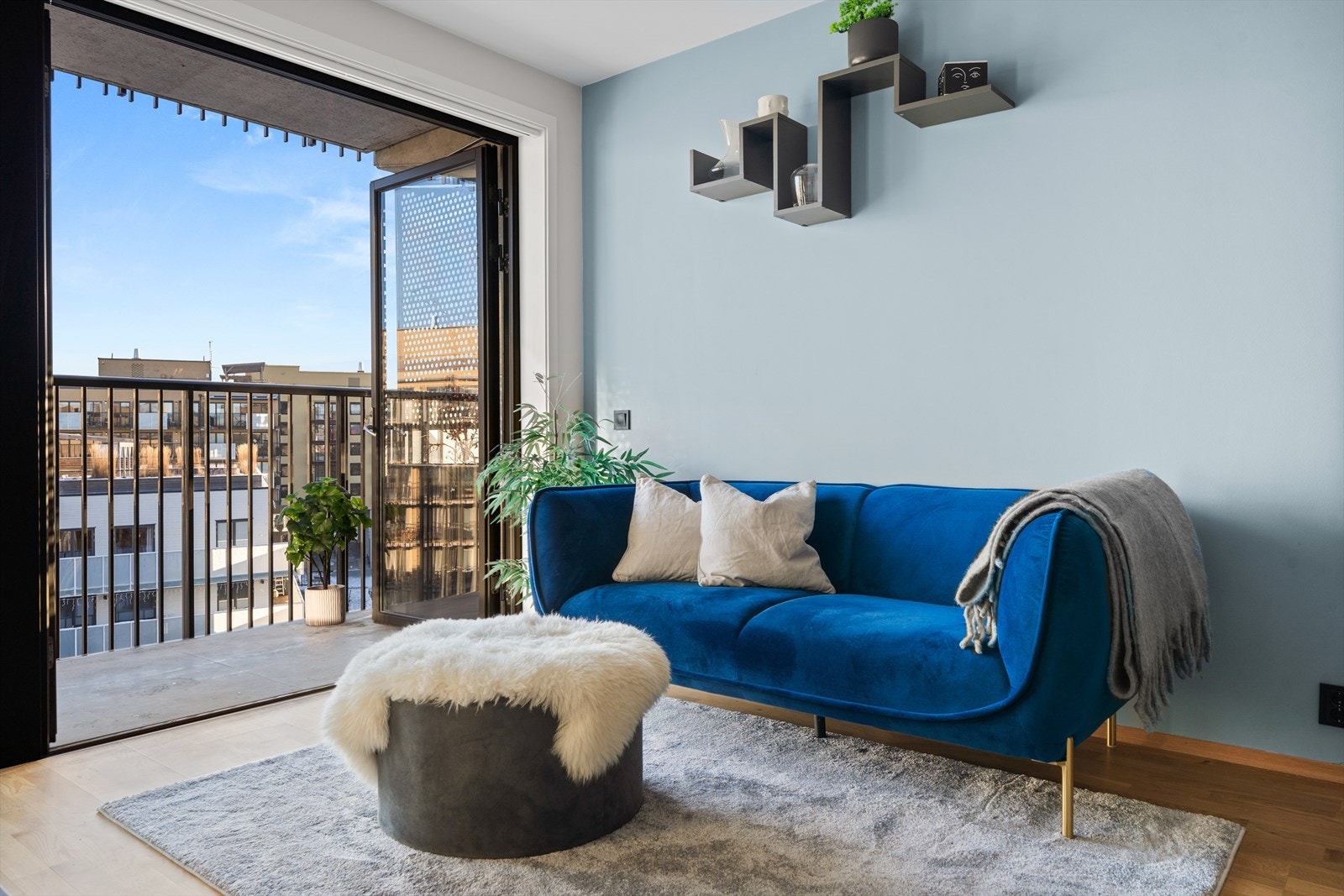 Boligen har en trestavs eikeparkett. Galleribilde