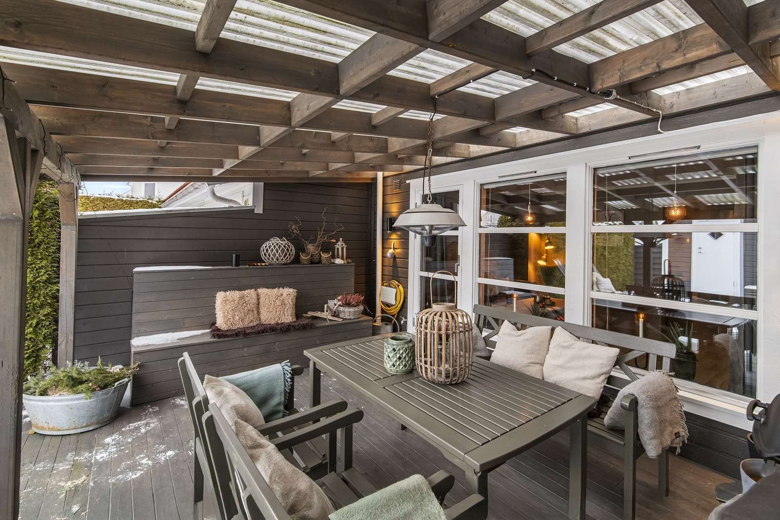 Her kan man sitte i le og uten innsyn - bare nyte late dager! Galleribilde