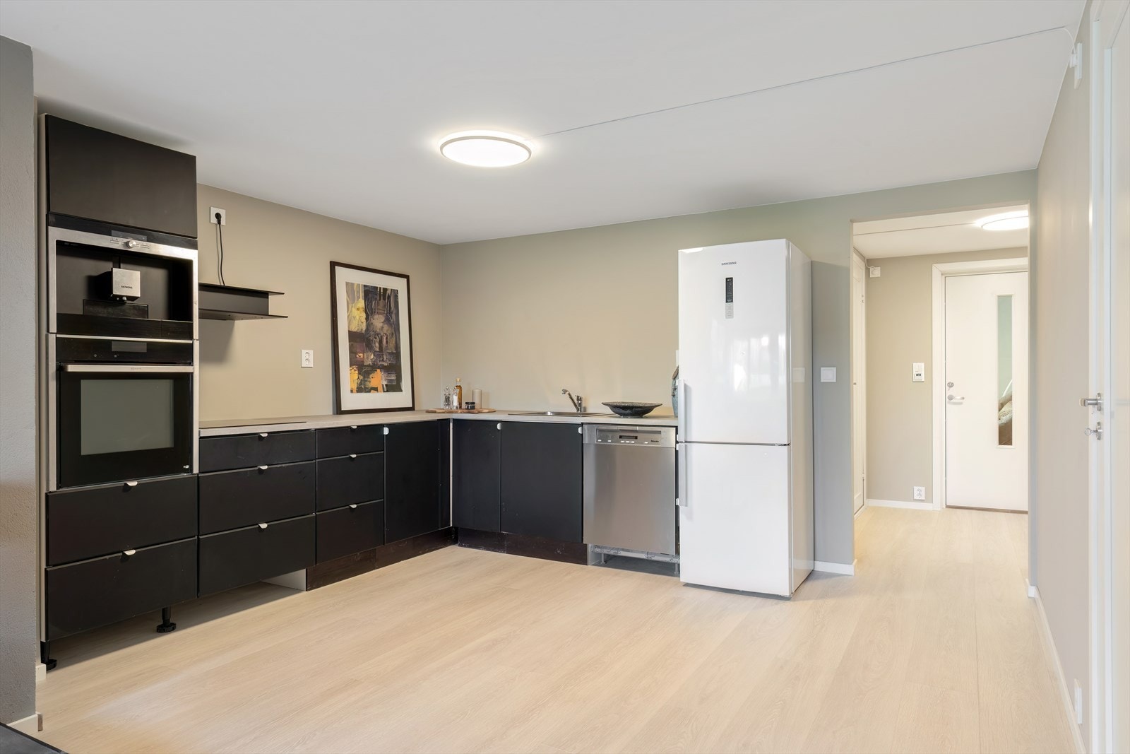 Stue/kjøkken - svært god standard Galleribilde