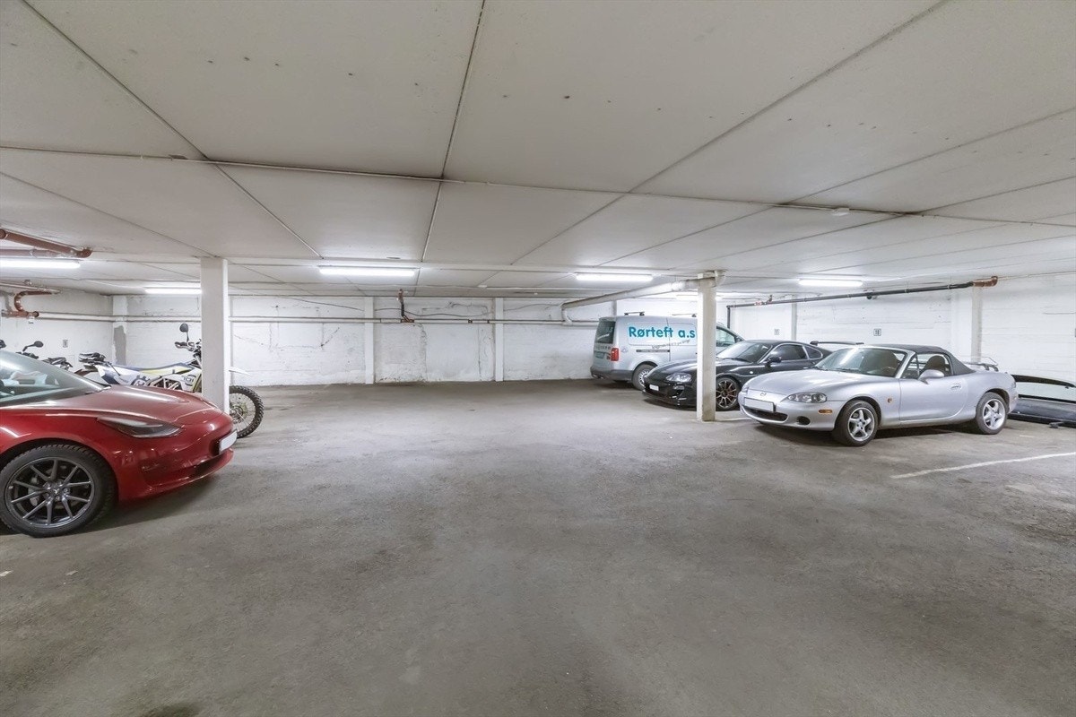 Garasje i kjeller (venteliste på p-plass) Galleribilde