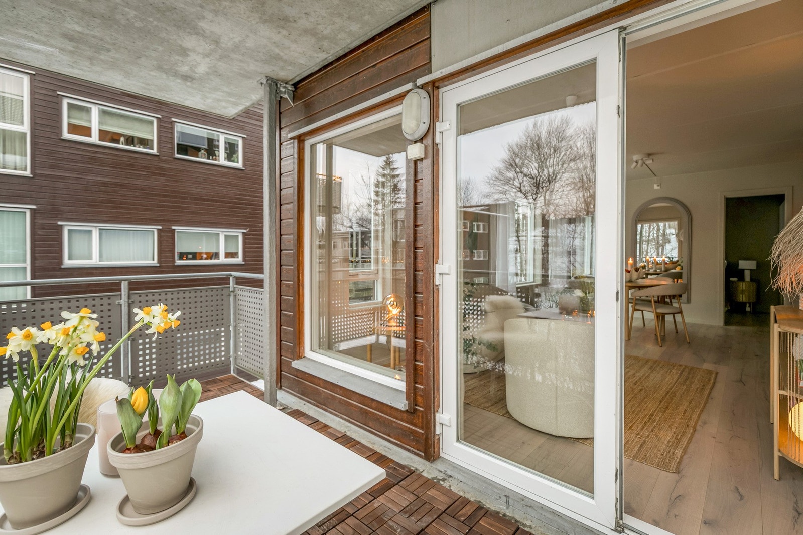 Her er det fin plass til å innrede med ønsket utemøblement Galleribilde