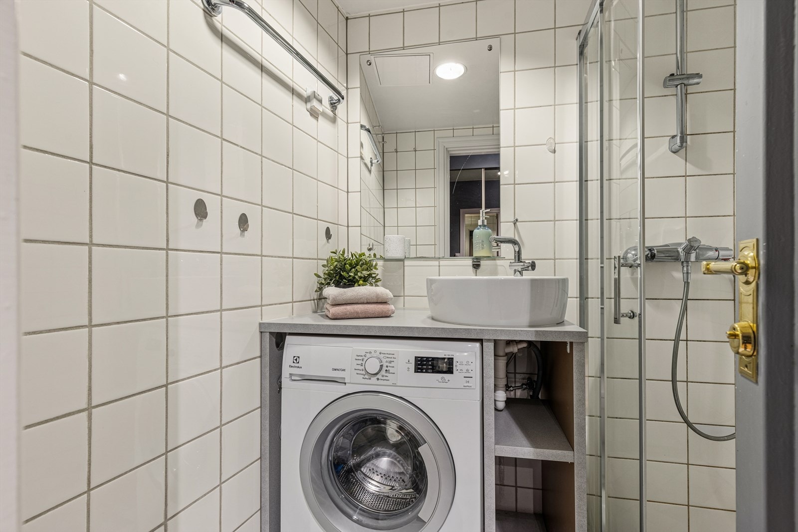 Vaskemaskin på bad kan følge med dersom det er ønskelig! Galleribilde