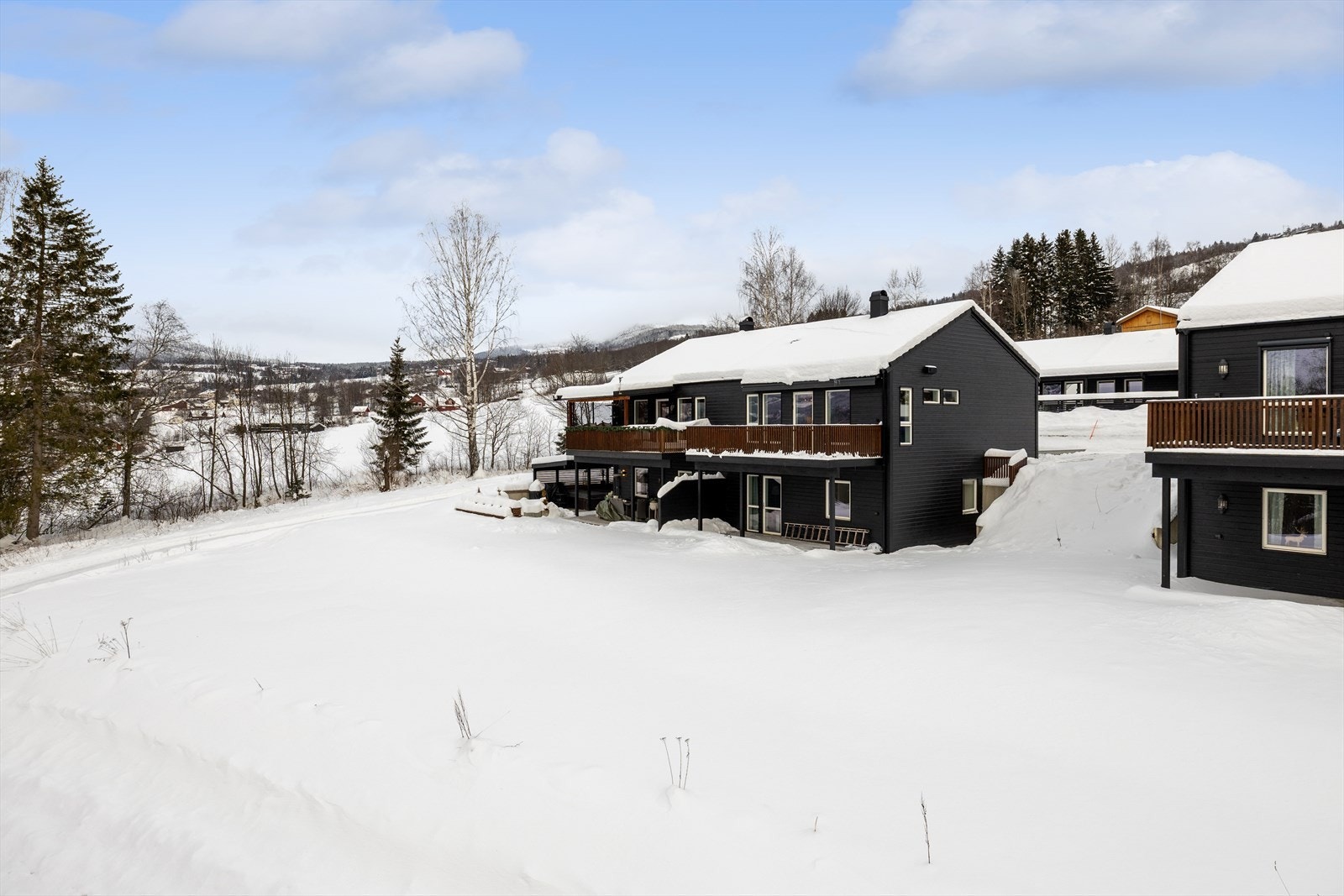 Det er god boltreplass for store og små utendørs. Galleribilde