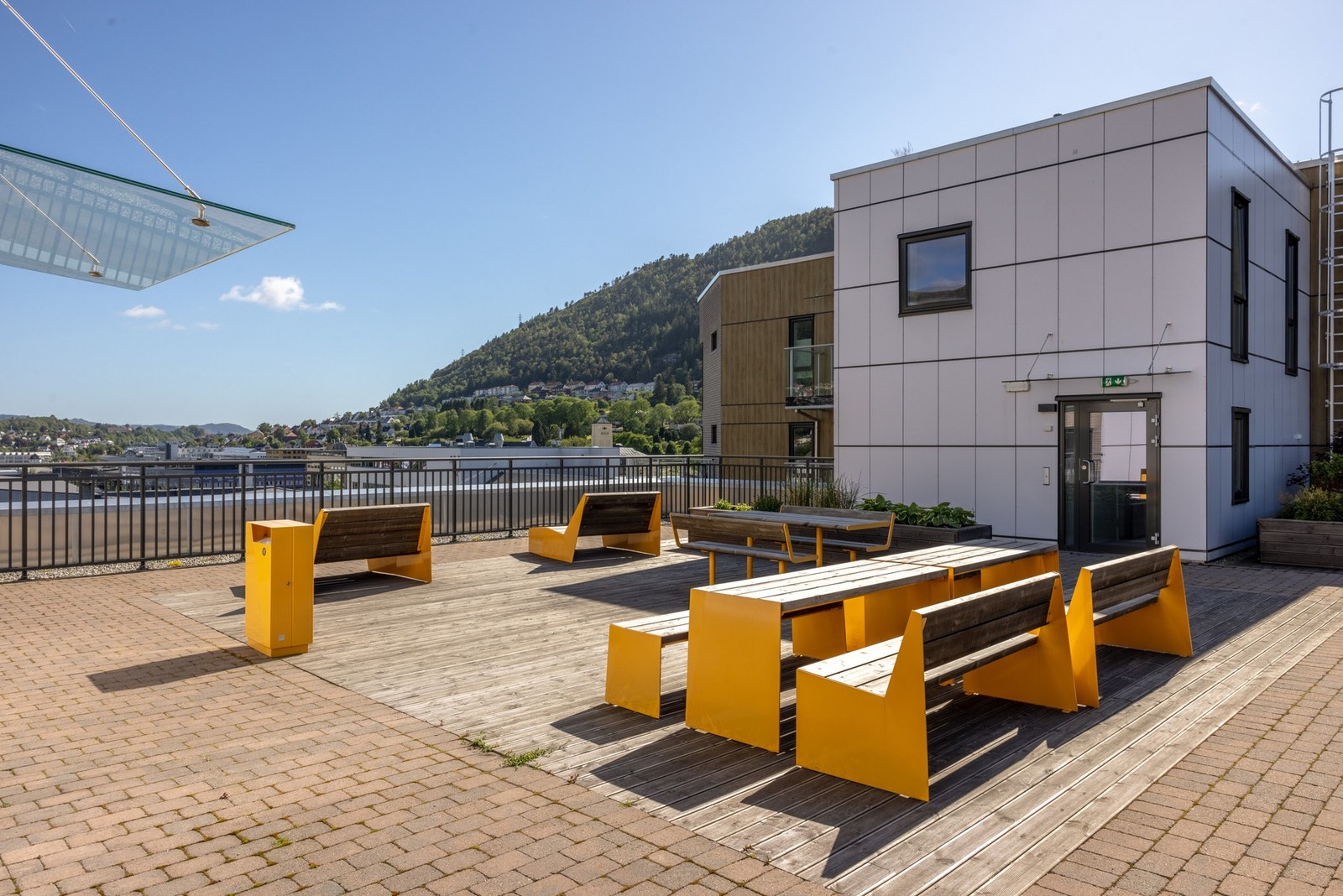 Felles takterrasse i sameiet som beboerne kan benytte seg av. Galleribilde