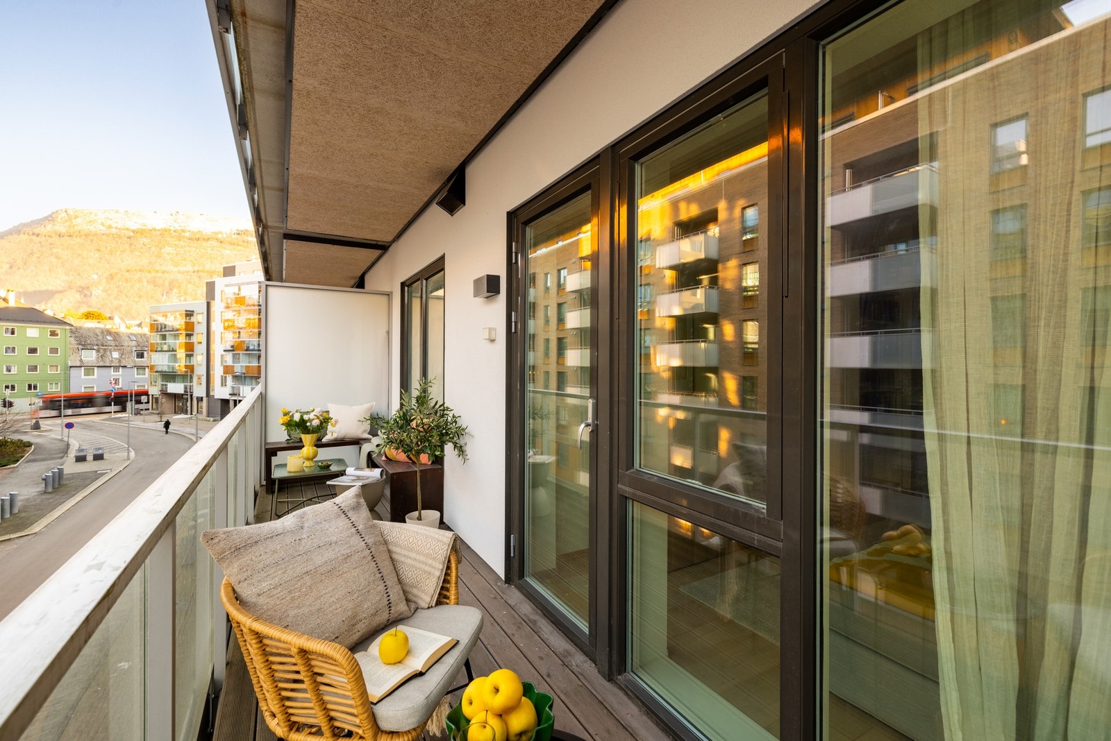 Fra stuen er det utgang til en nordvendt balkong på 8,6 kvm. Galleribilde