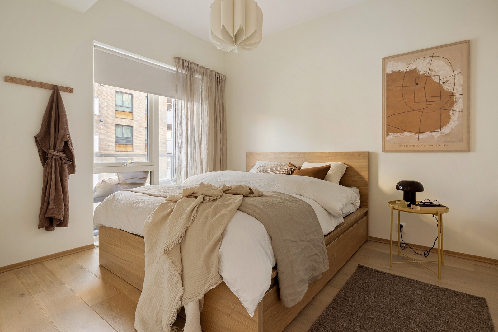 Soverommet har tilkomst fra stuen og måler 11,3 kvm. Galleribilde