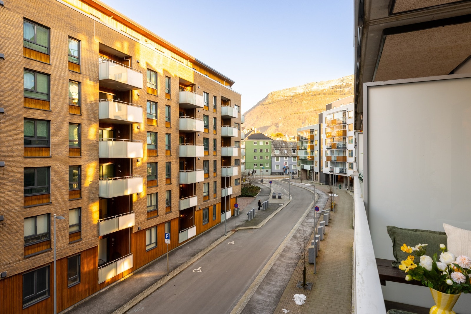 Utsikt mot Ulriken. Galleribilde