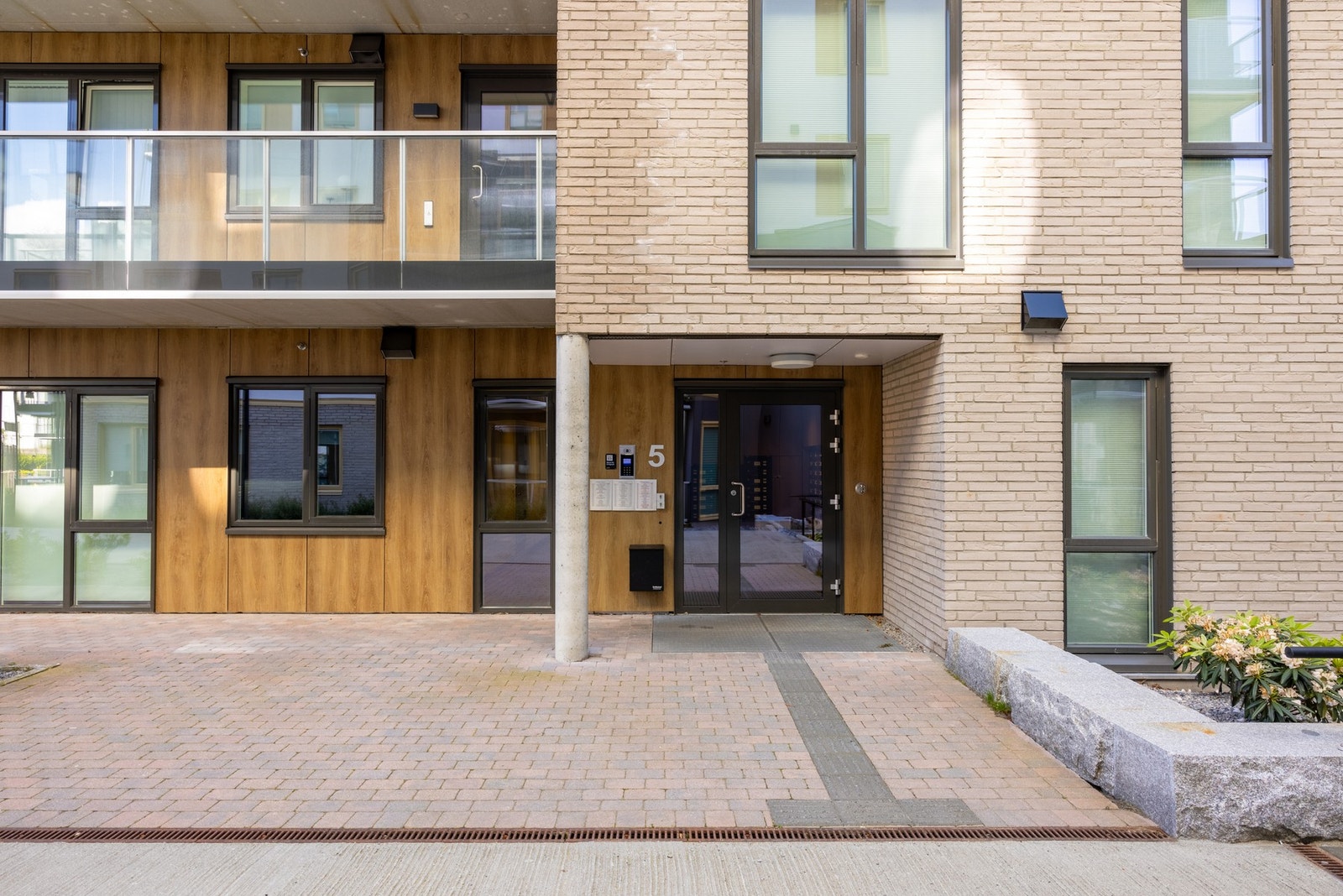 Husk å melde deg på visning. Velkommen skal du være! Galleribilde