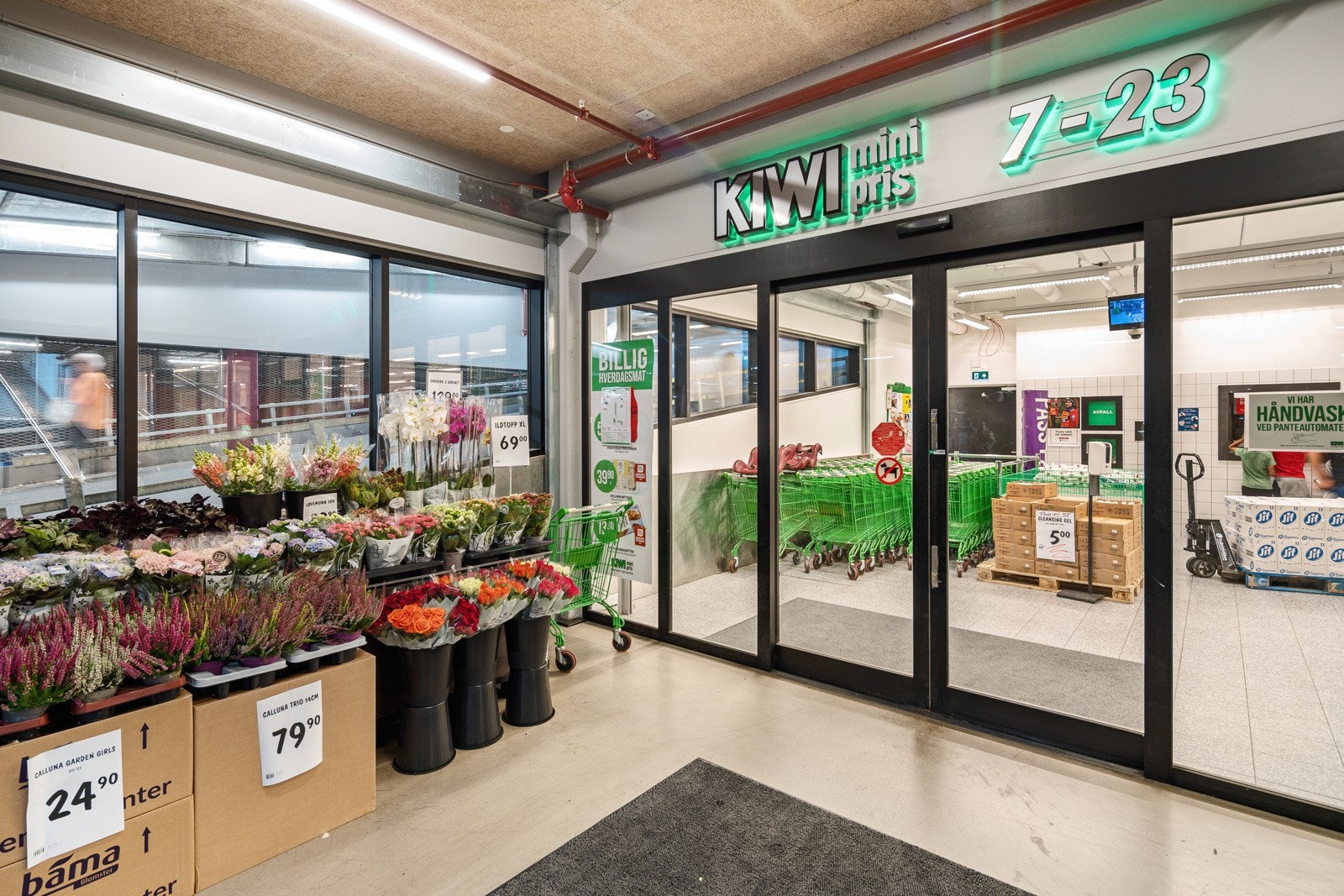 Dagligvarehandelen kan enkelt gjøres på Kiwi i nabobygget, bare et steinkast unna. Galleribilde