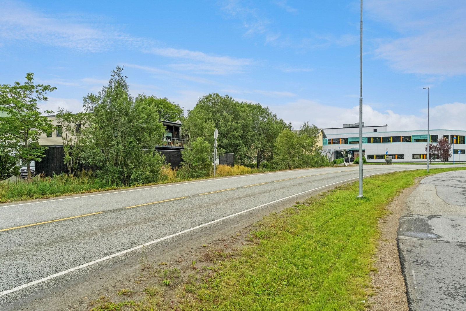 Last ned salgsoppgaven for utfyllende informasjon om eiendommen. Galleribilde