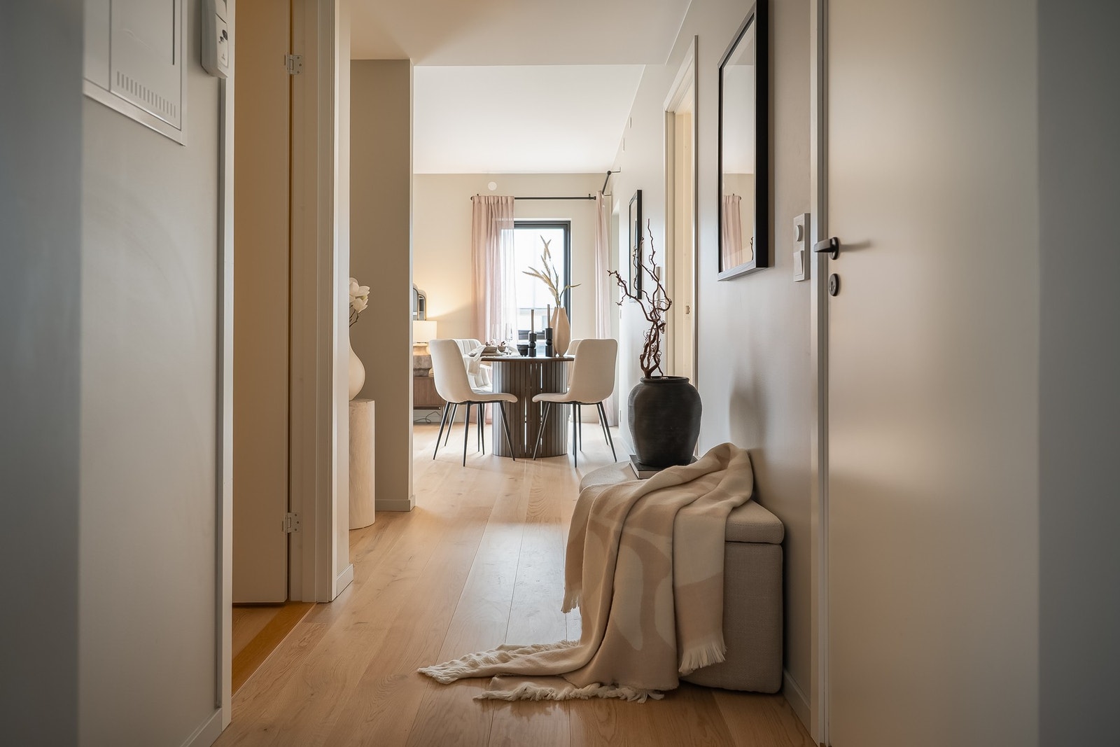 Lun og innbydende gang. Galleribilde