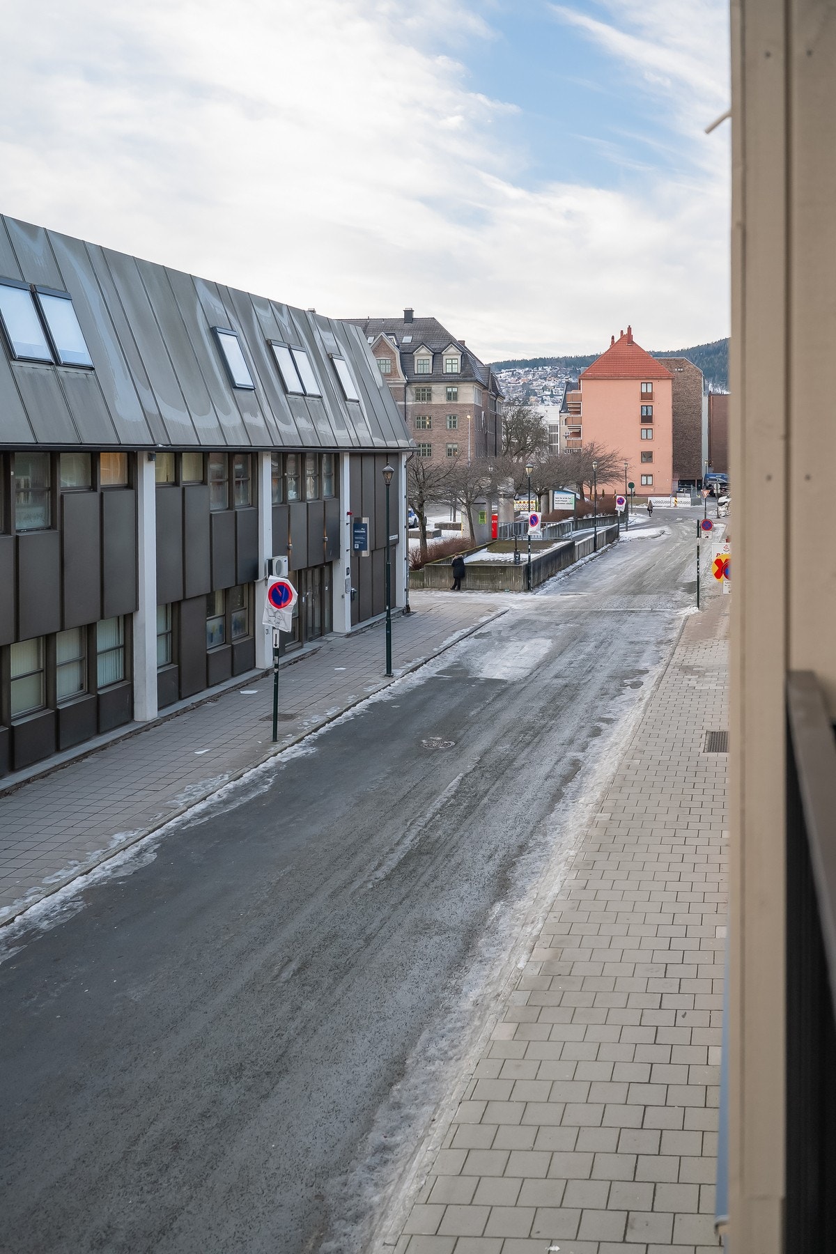 Meget attraktiv beliggenhet med Trondheim Torg ligger kun et steinkast unna, og tilbyr et stort utvalg av butikker, restauranter og apotek. Galleribilde