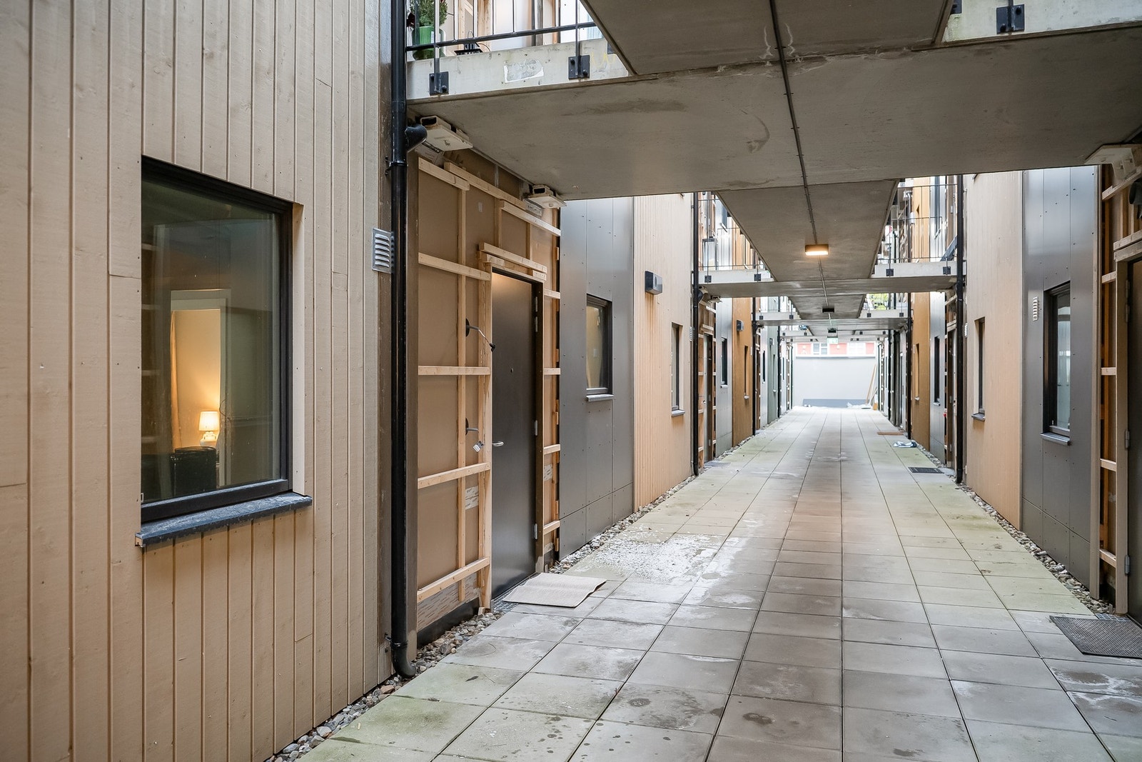 Det er felles takterrasse og felles bakgård. Galleribilde