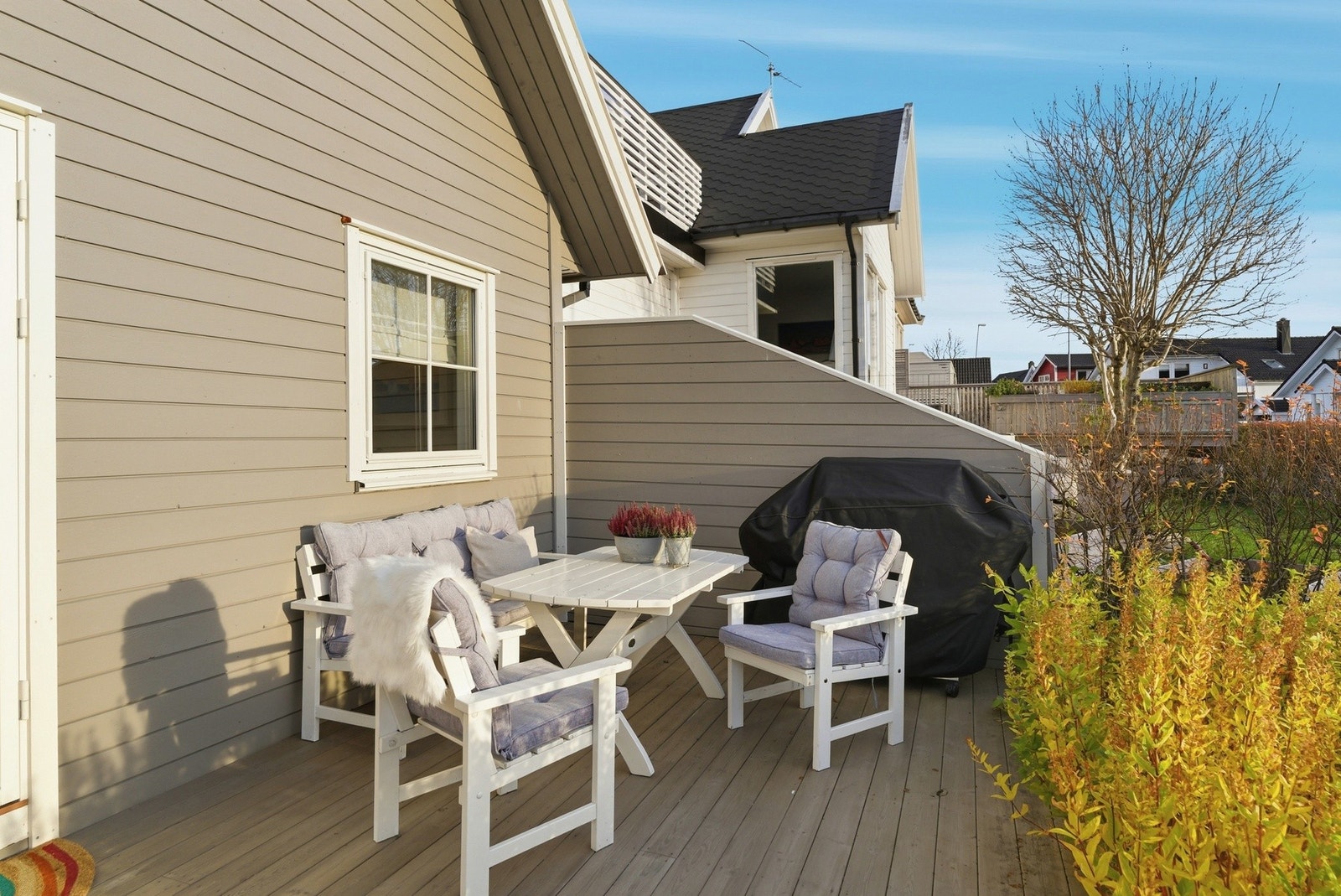 Lun og koselig terrasse Galleribilde