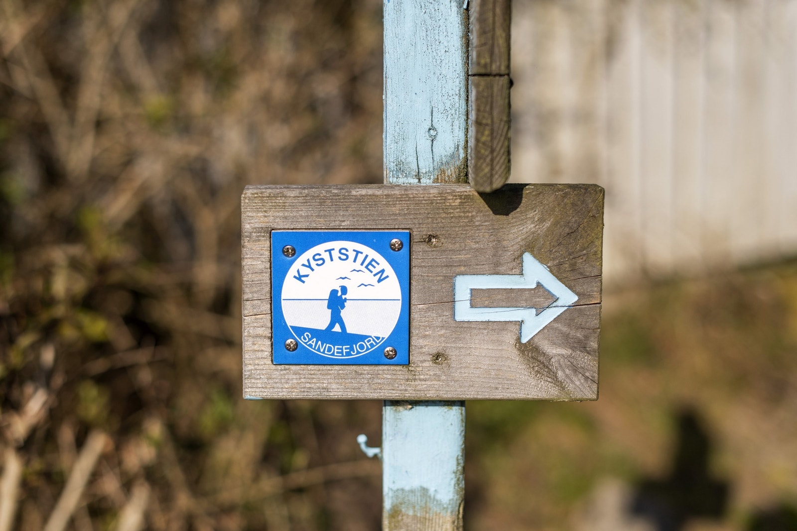 Kyststien på Østerøya starter 5 minutter unna boligen og går helt ut til Tønsberg Tønne helt sør på Østerøya. Kyststien passerer mange flotte badeplasser, samt flere populære fiskeplass. Galleribilde