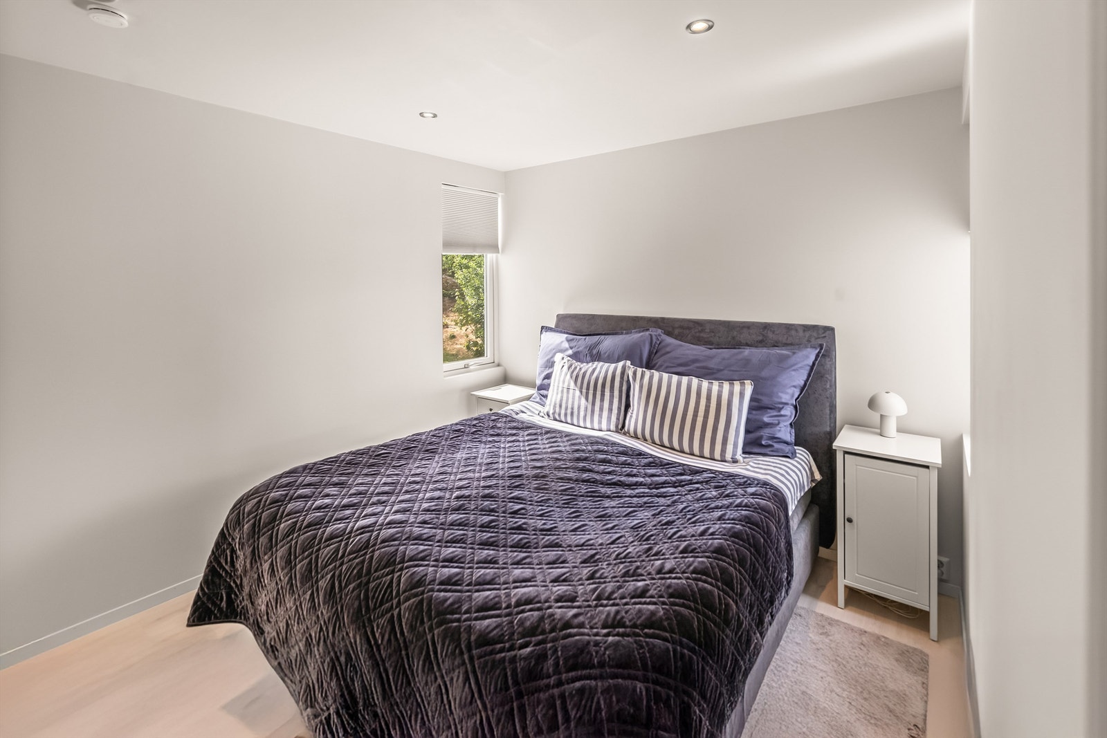 Hovedsoverom med fint lysinnslipp Galleribilde