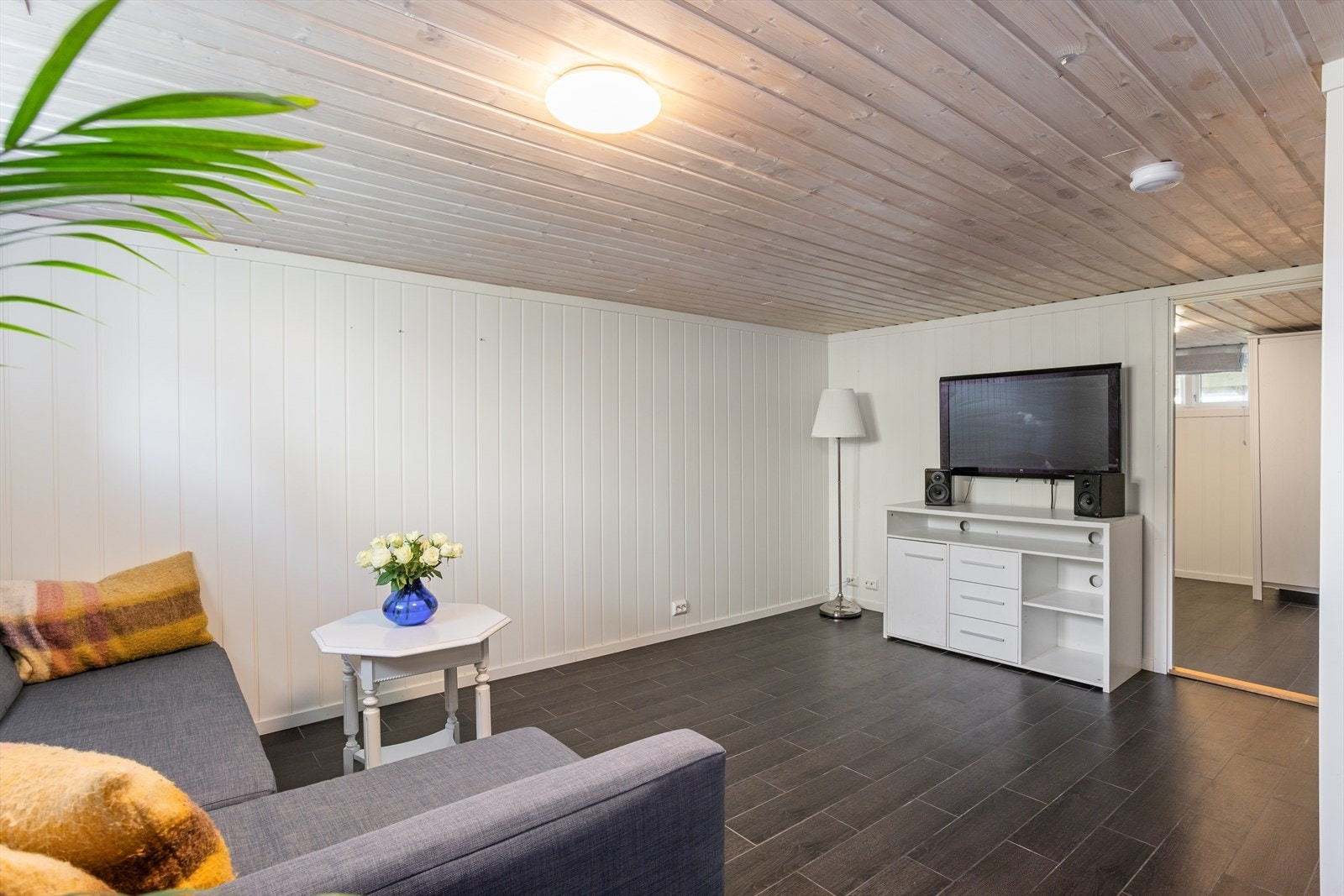 Gulvet er flislagt med varmekabler. Galleribilde