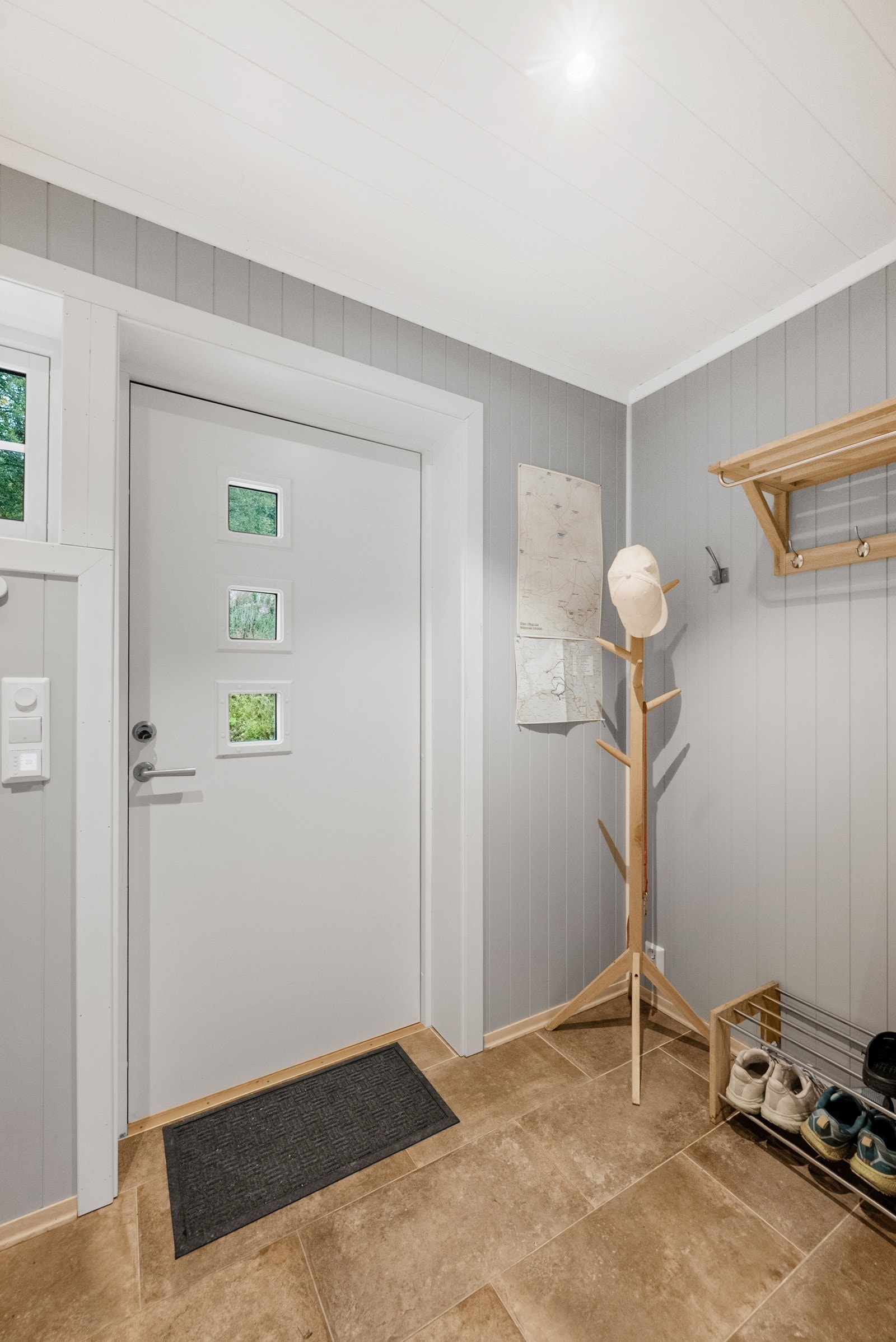 Her presenteres en velholdt og påkostet eiendom som har vært benyttet som fritidsbolig de senere årene, men som like godt egner seg som helårsbolig Galleribilde