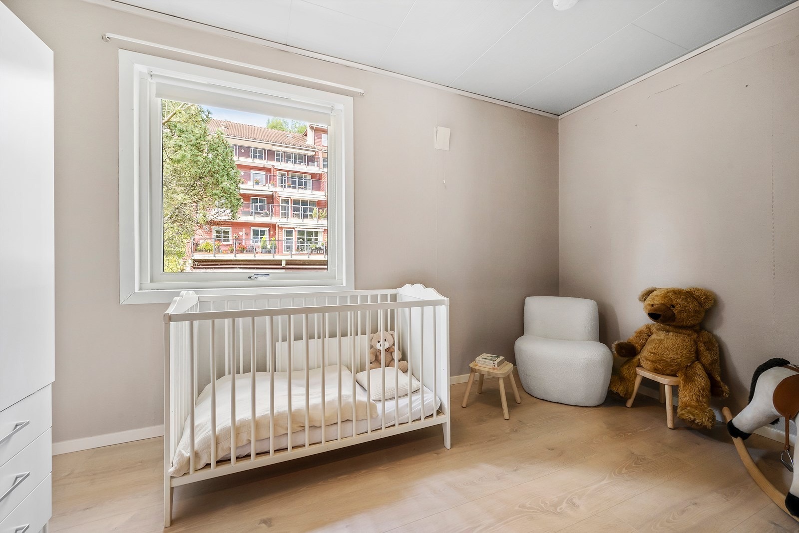 Bustaden har 3 soverom. Dette ligg i 2.etasje. Galleribilde