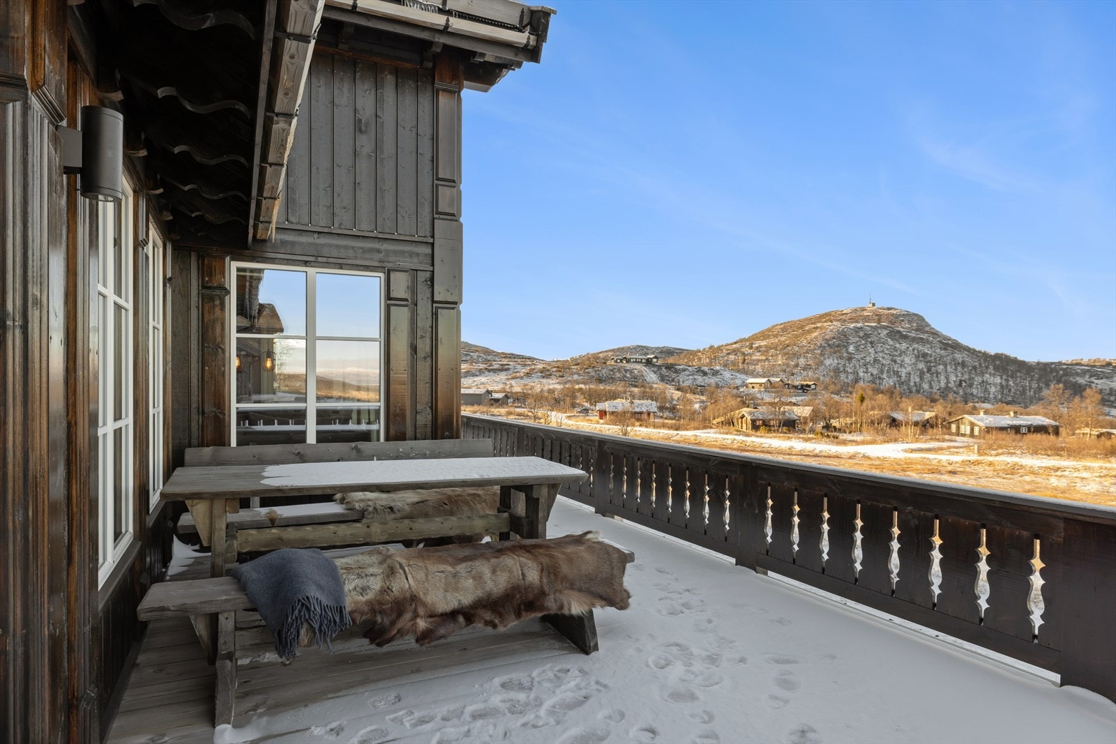 Her kan du trekke deg tilbake etter en dag i fjellet, eller invitere til hyggelige sammenkomster året rundt. Galleribilde