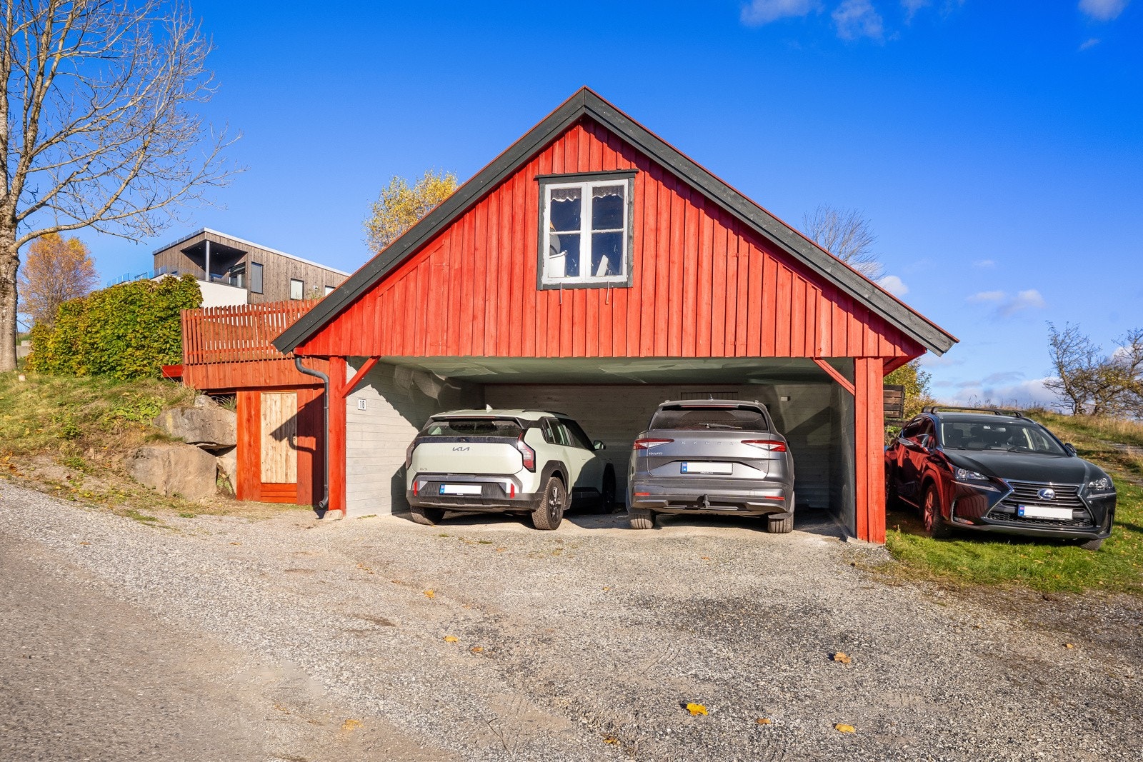 Her er det også en stor bod/verktøysbod som hever fasilitene. Galleribilde