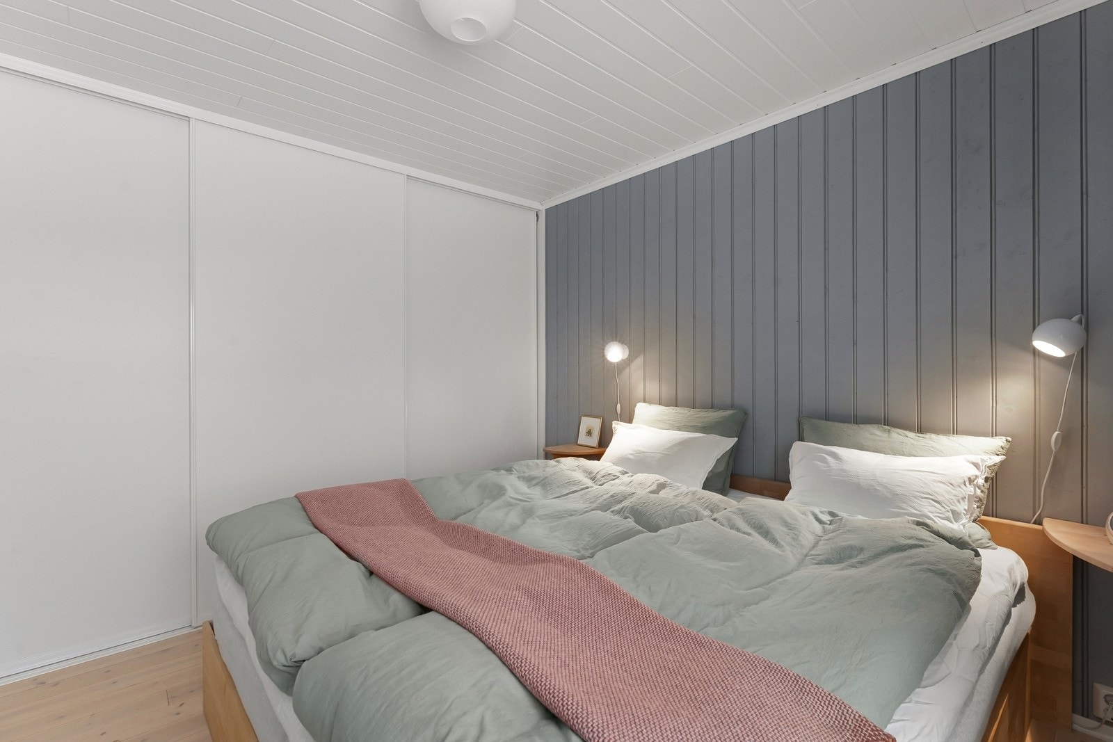 Det er malt i lyse, lekre farger i alle rom. Galleribilde