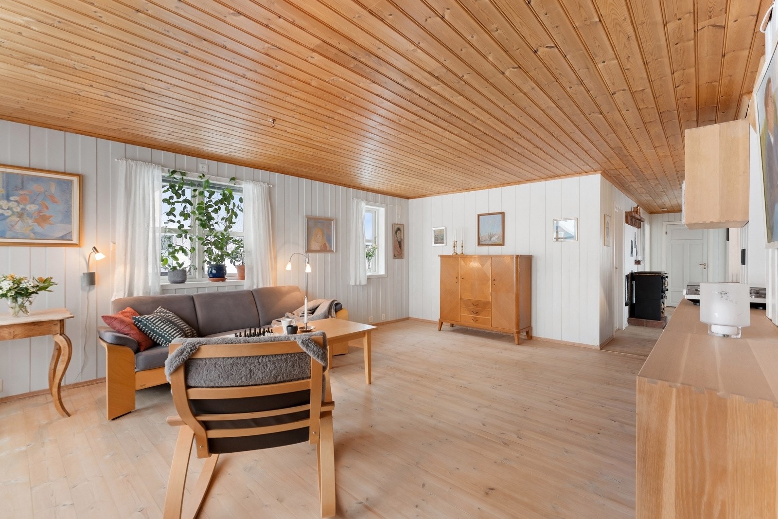 Annet møblement er enkelt å få til da stuen er av god størrelse. Galleribilde