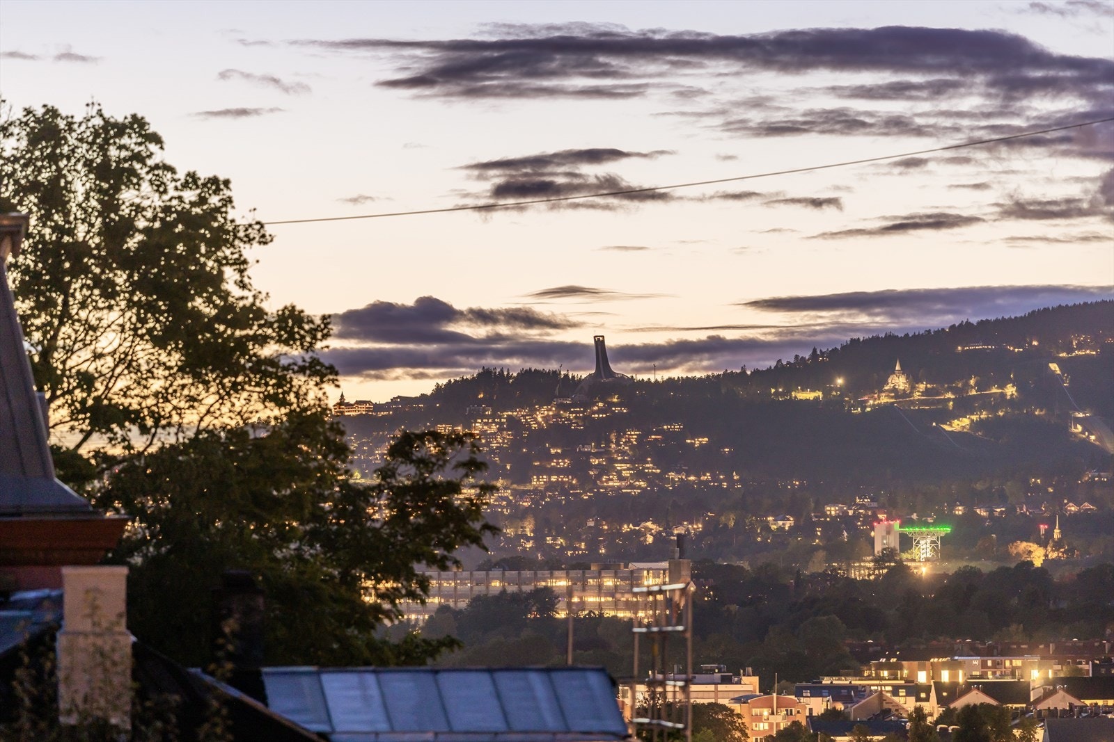 Fra leiligheten har du panoramautsikt over Oslo og fjorden, samt opp mot Holmenkollen Galleribilde