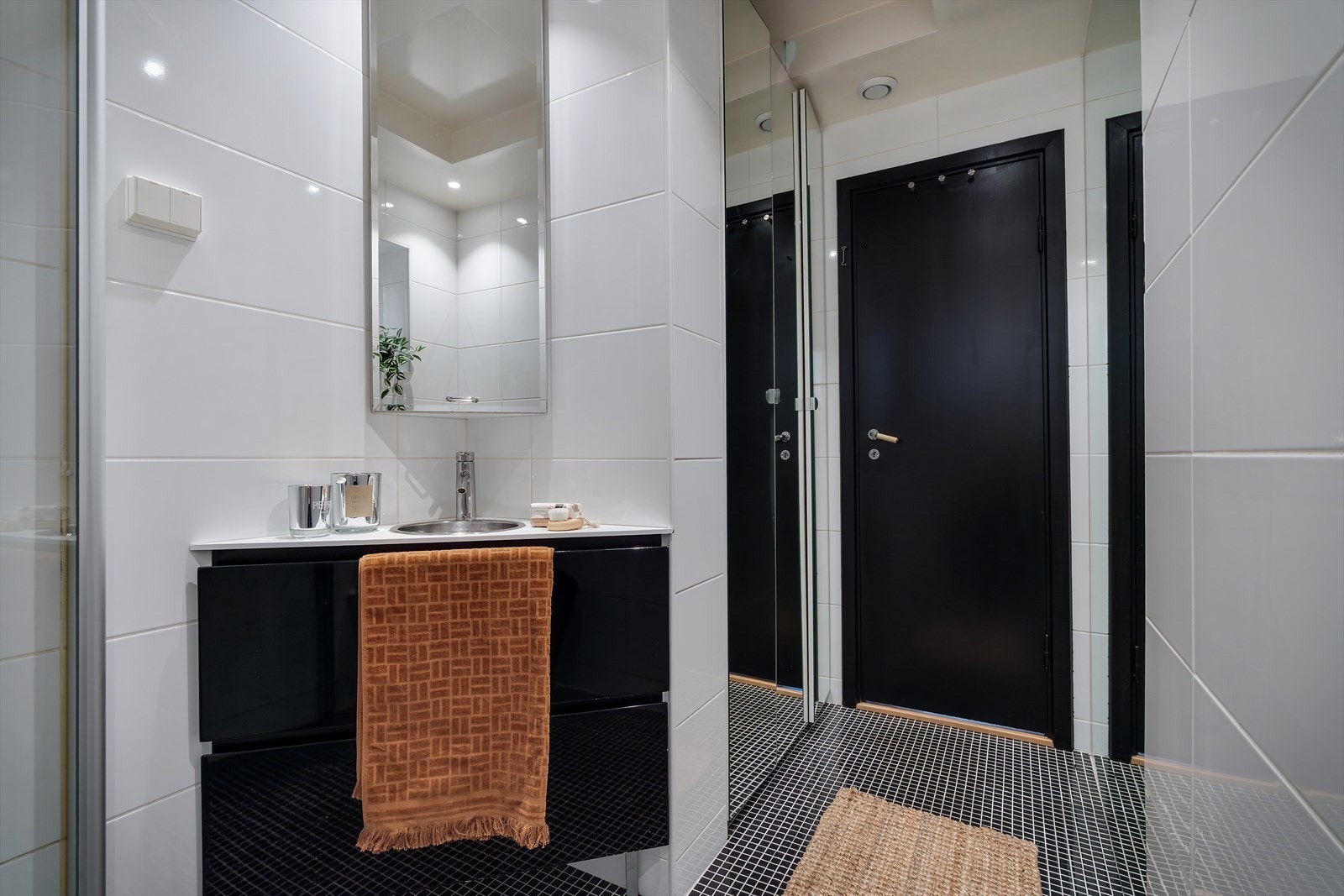 Innebygd skap for praktisk oppbevaring. Galleribilde