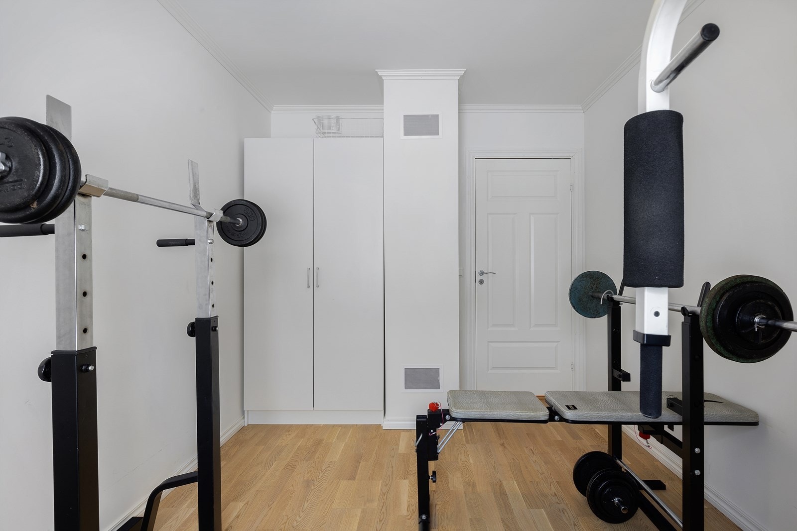 Soverom 2, med garderobeskap. Galleribilde