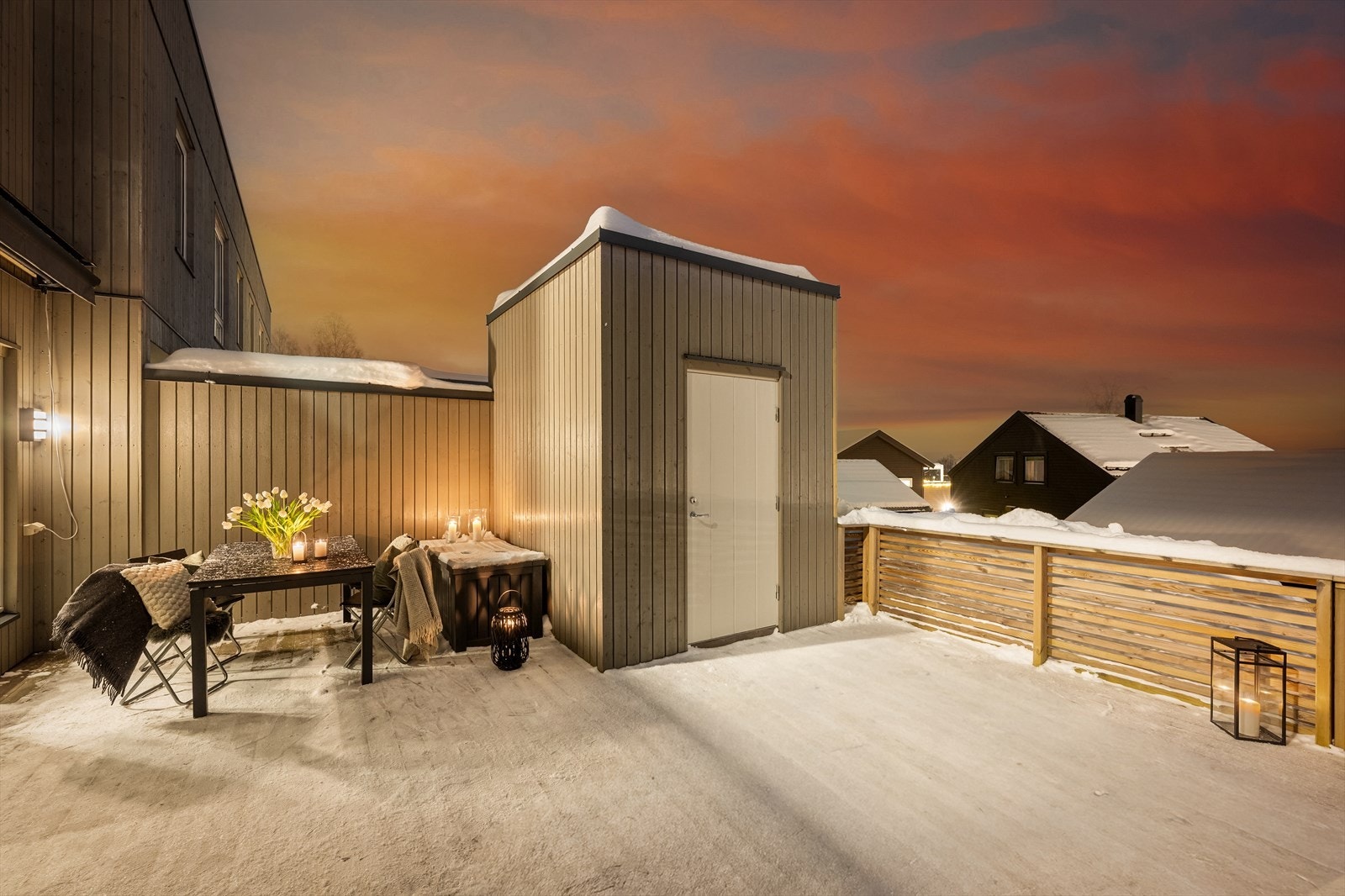 På terrassen er det også direkte tilgang til praktisk utebod. Galleribilde